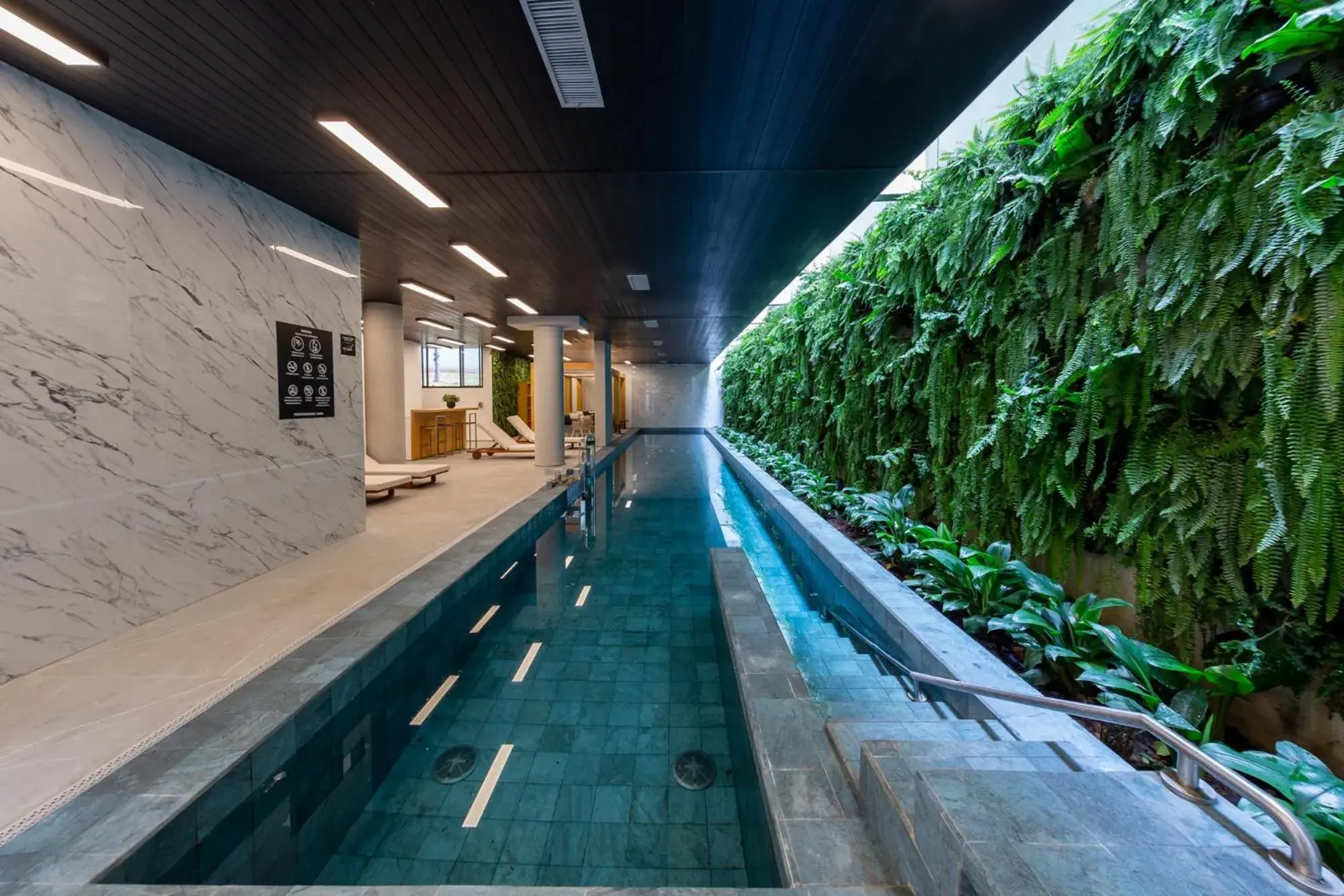Charlie Nik Vila Mariana Charlie Nik Vila Mariana