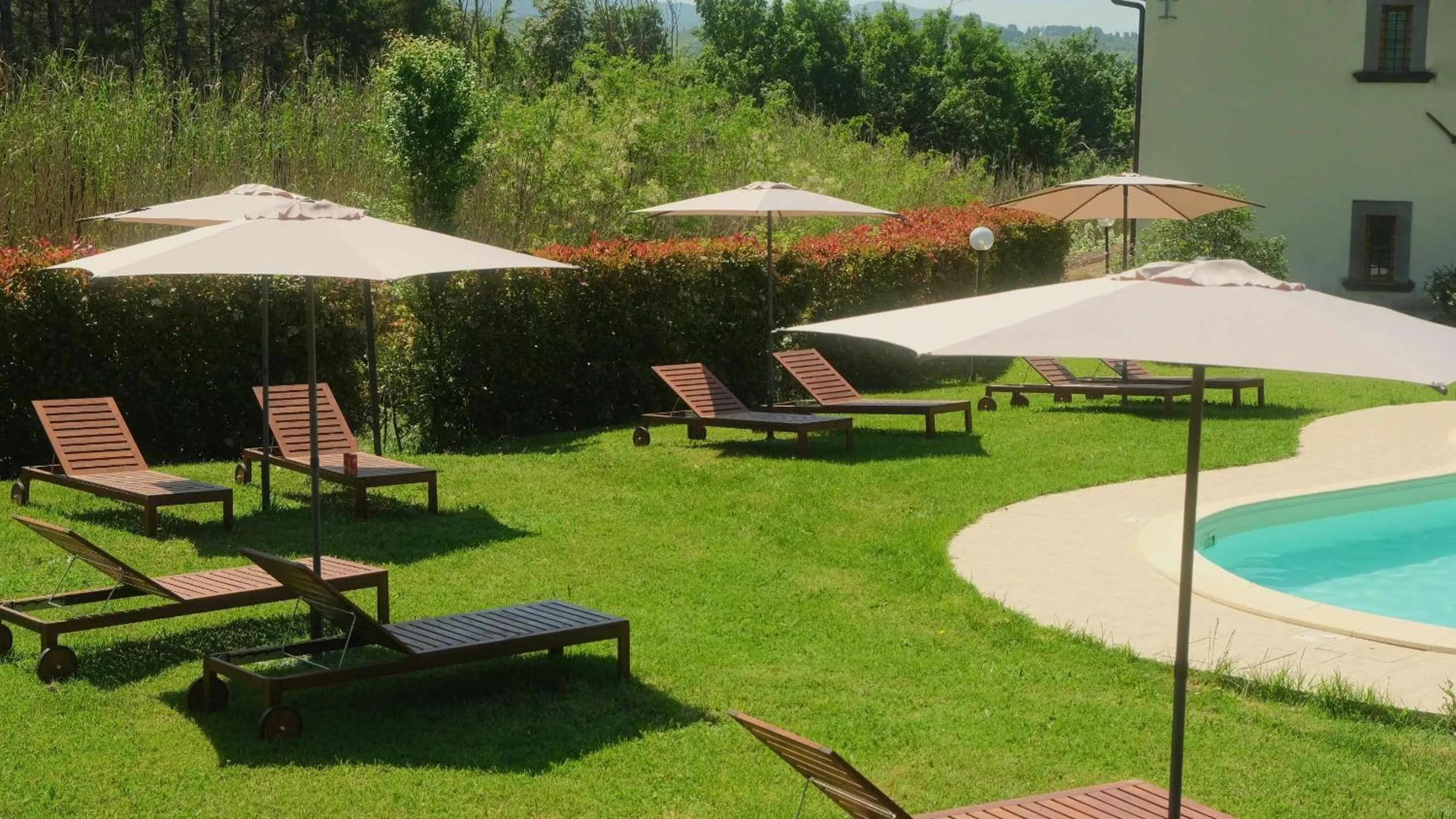 Pool view in Il Frantoio delle Grazie