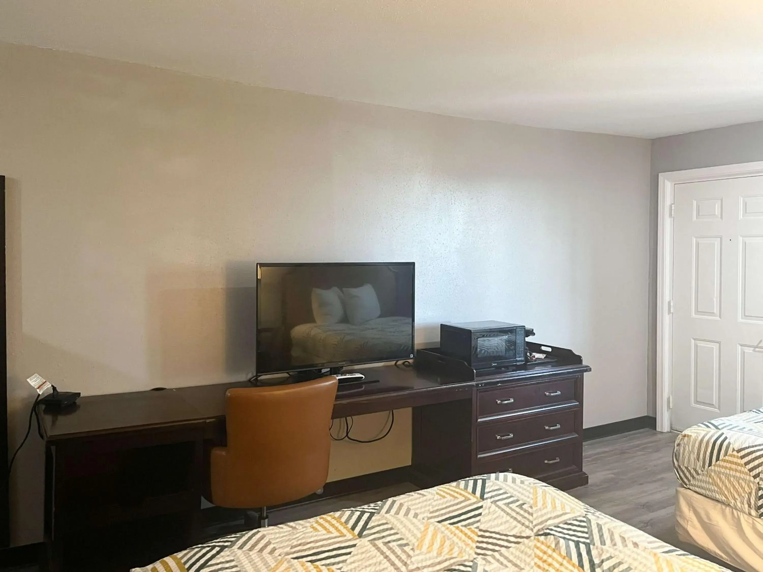 Photo of the whole room, Bed in Motel 6 Borger, TX Boom Town Photo of the whole room, Bed in Motel 6 Borger, TX Boom Town