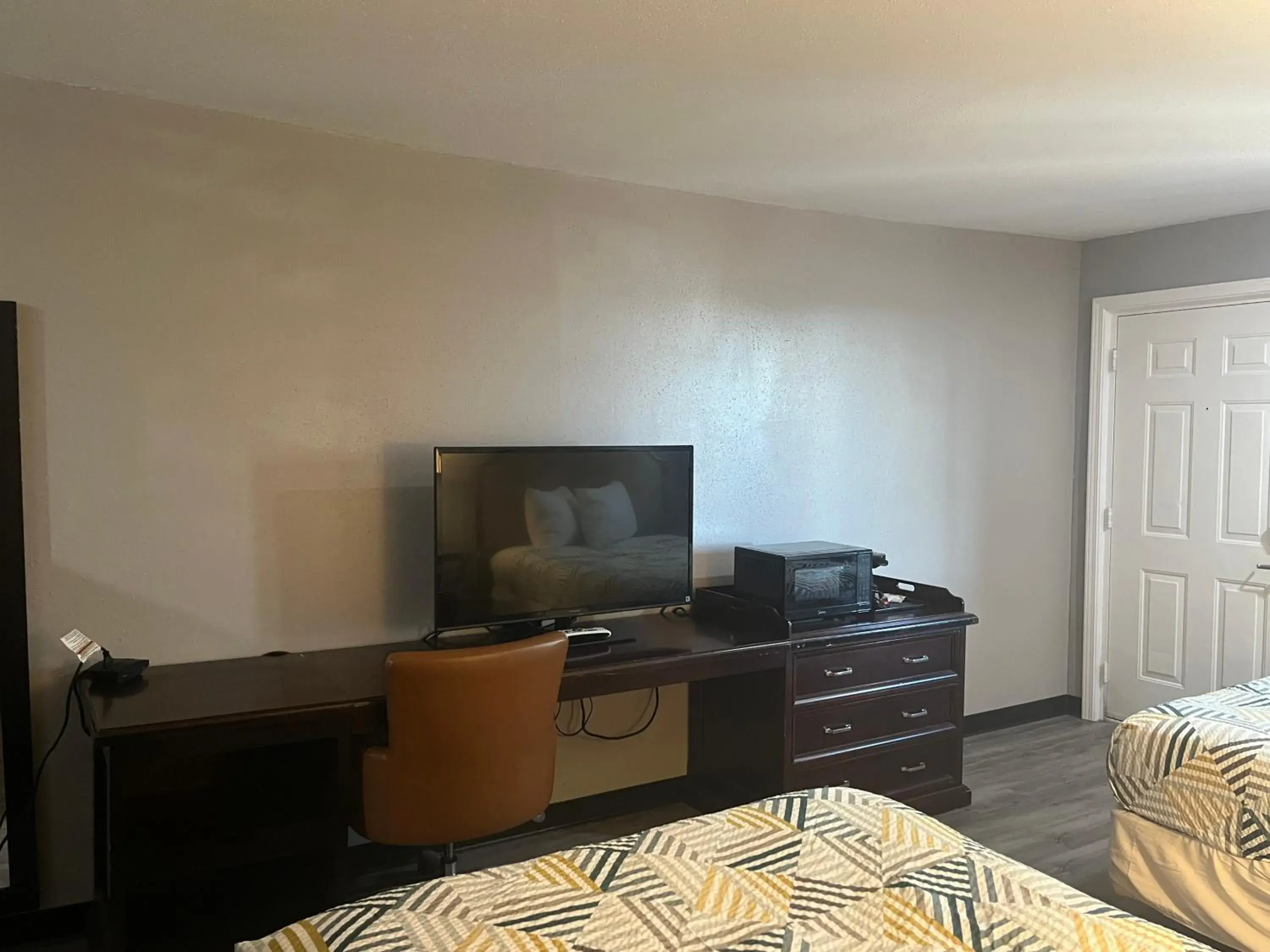 Bedroom, Bed in Motel 6 Borger, TX Boom Town Bedroom, Bed in Motel 6 Borger, TX Boom Town