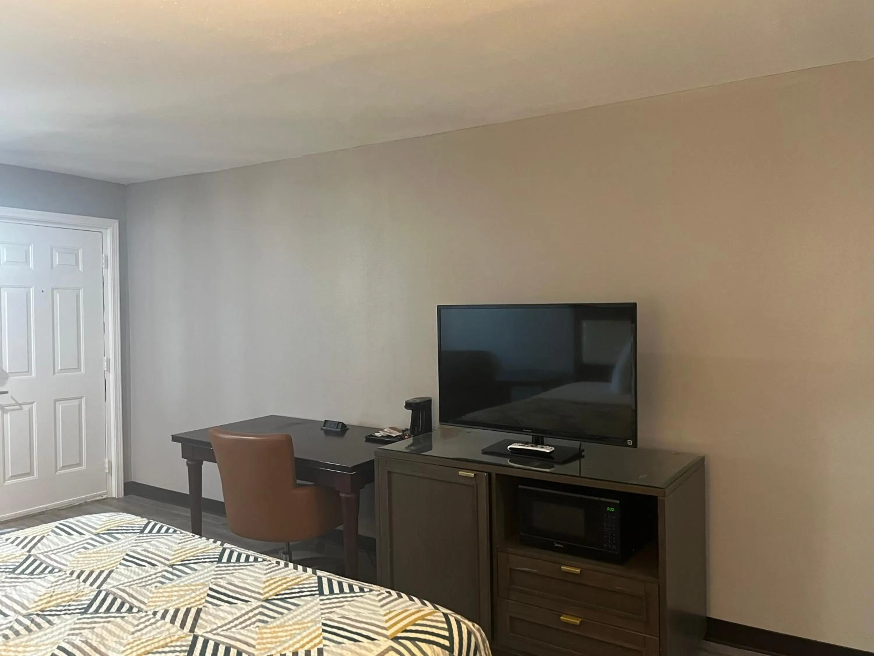 Bedroom, Bed in Motel 6 Borger, TX Boom Town