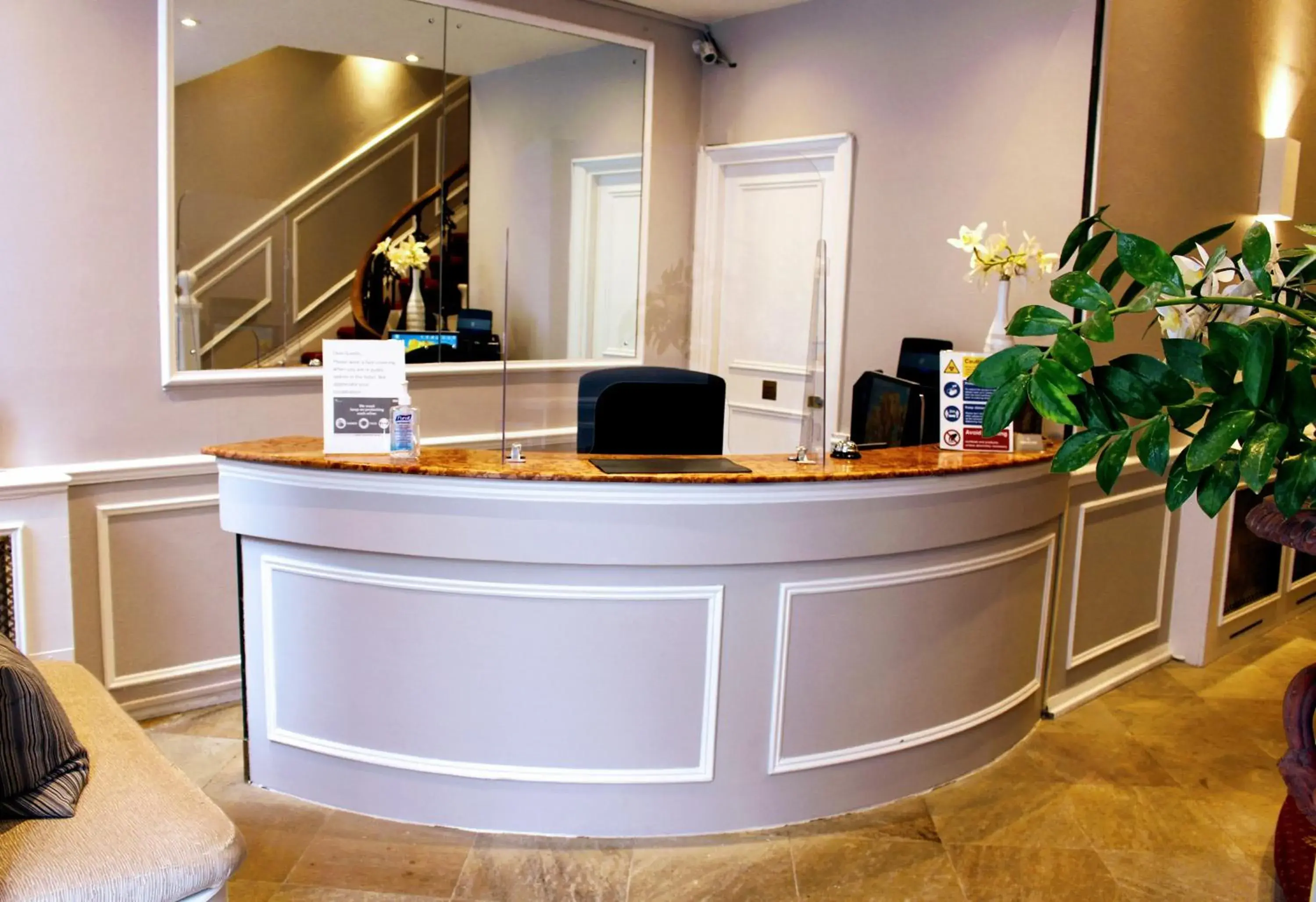 Lobby or reception in Rushmore Hotel Lobby or reception in Rushmore Hotel