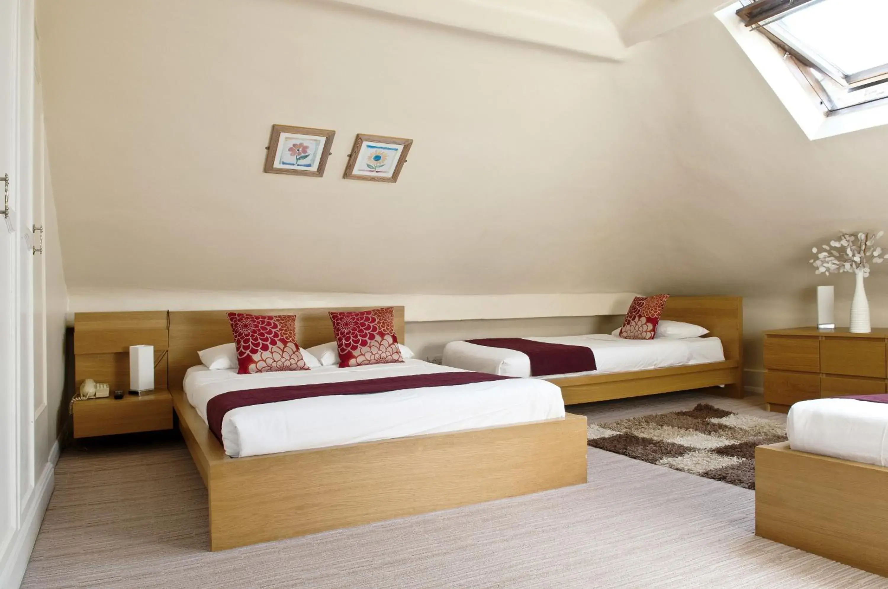 Bed in Rushmore Hotel Bed in Rushmore Hotel