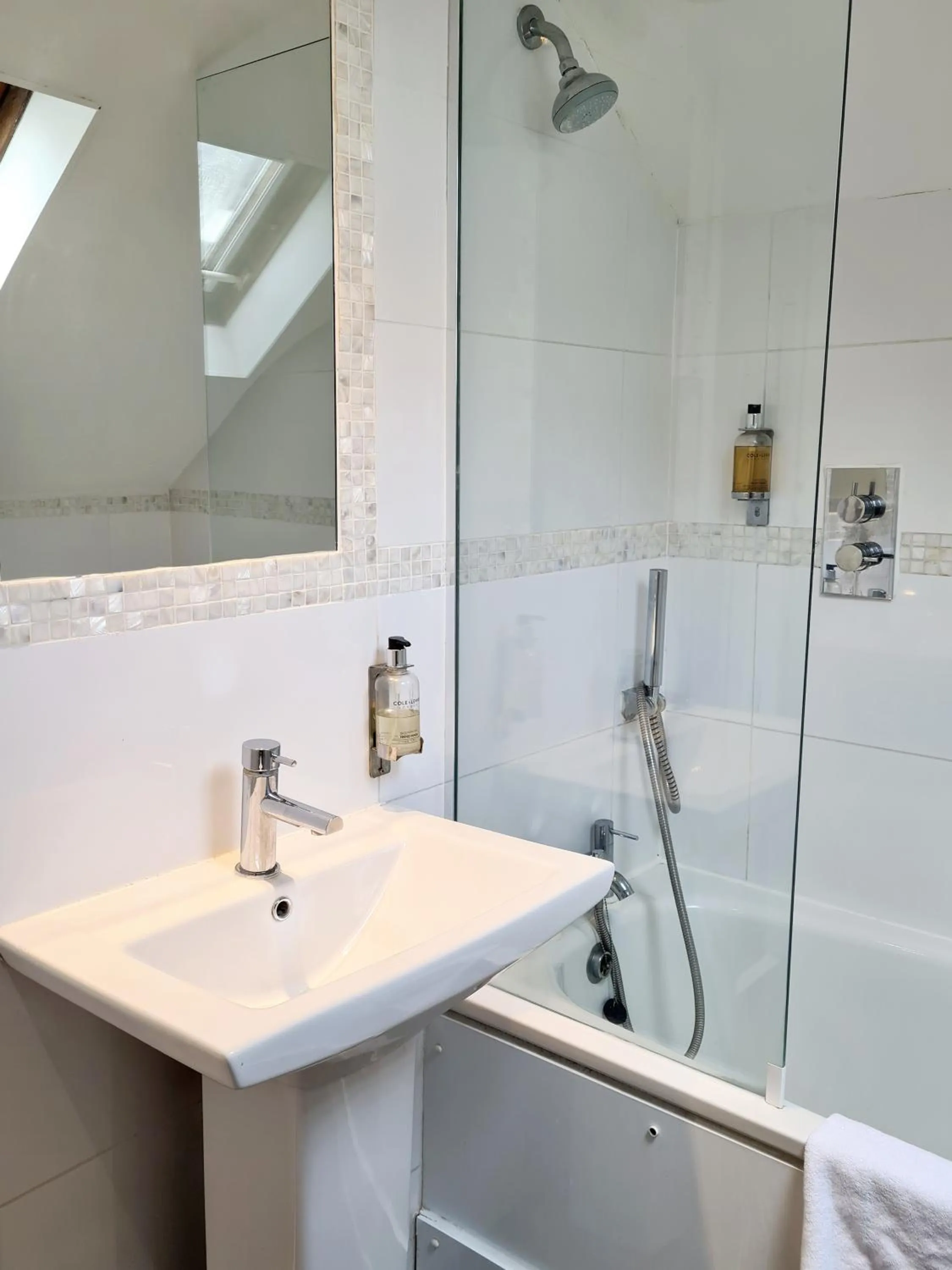 Bathroom in Rushmore Hotel