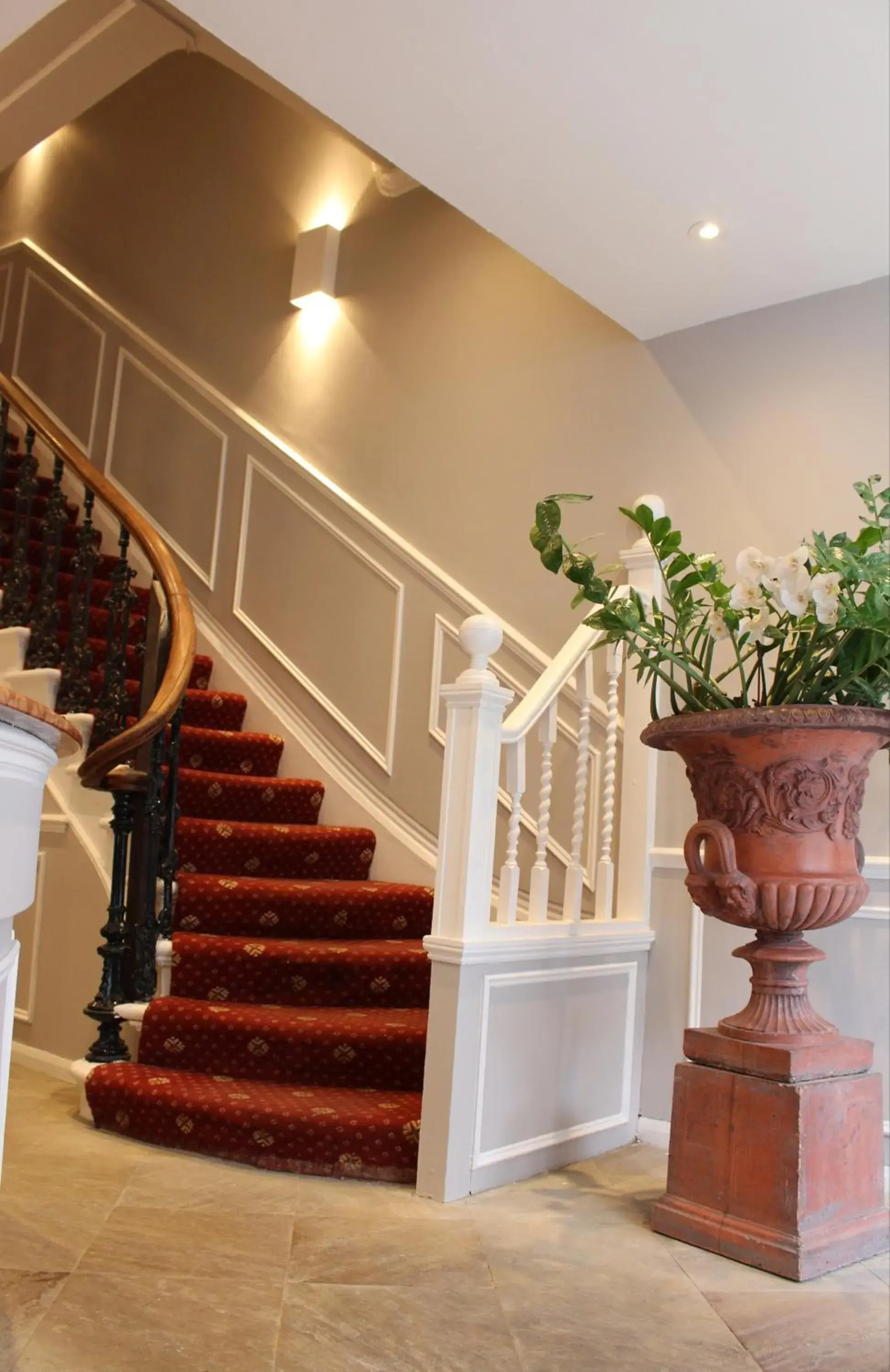 Facade/entrance in Rushmore Hotel Facade/entrance in Rushmore Hotel