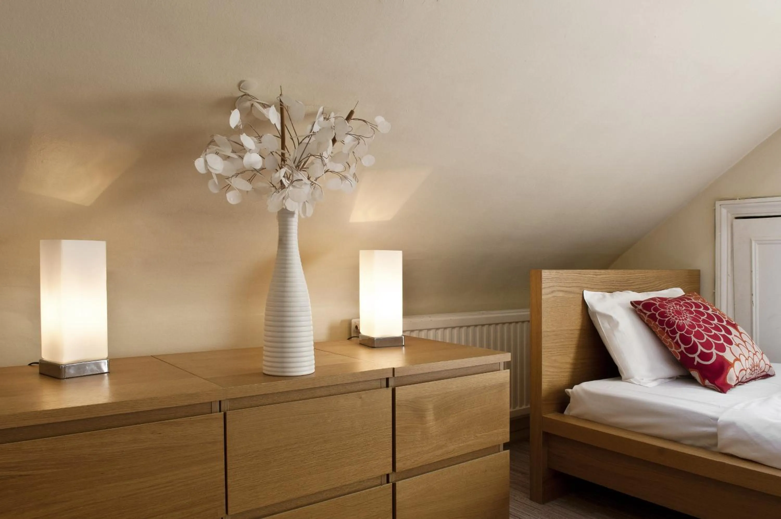 Bedroom, Bed in Rushmore Hotel