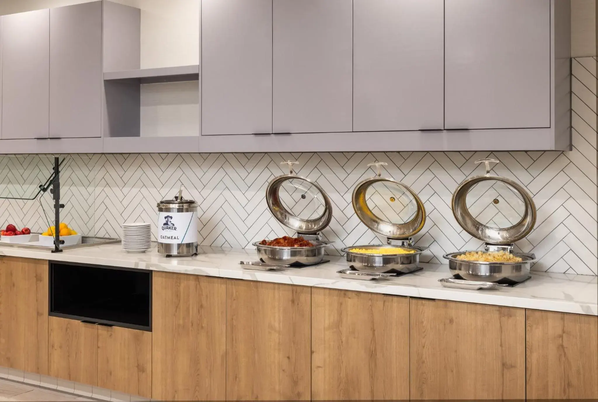 Breakfast in Staybridge Suites Eastvale - Norco by IHG Breakfast in Staybridge Suites Eastvale - Norco by IHG