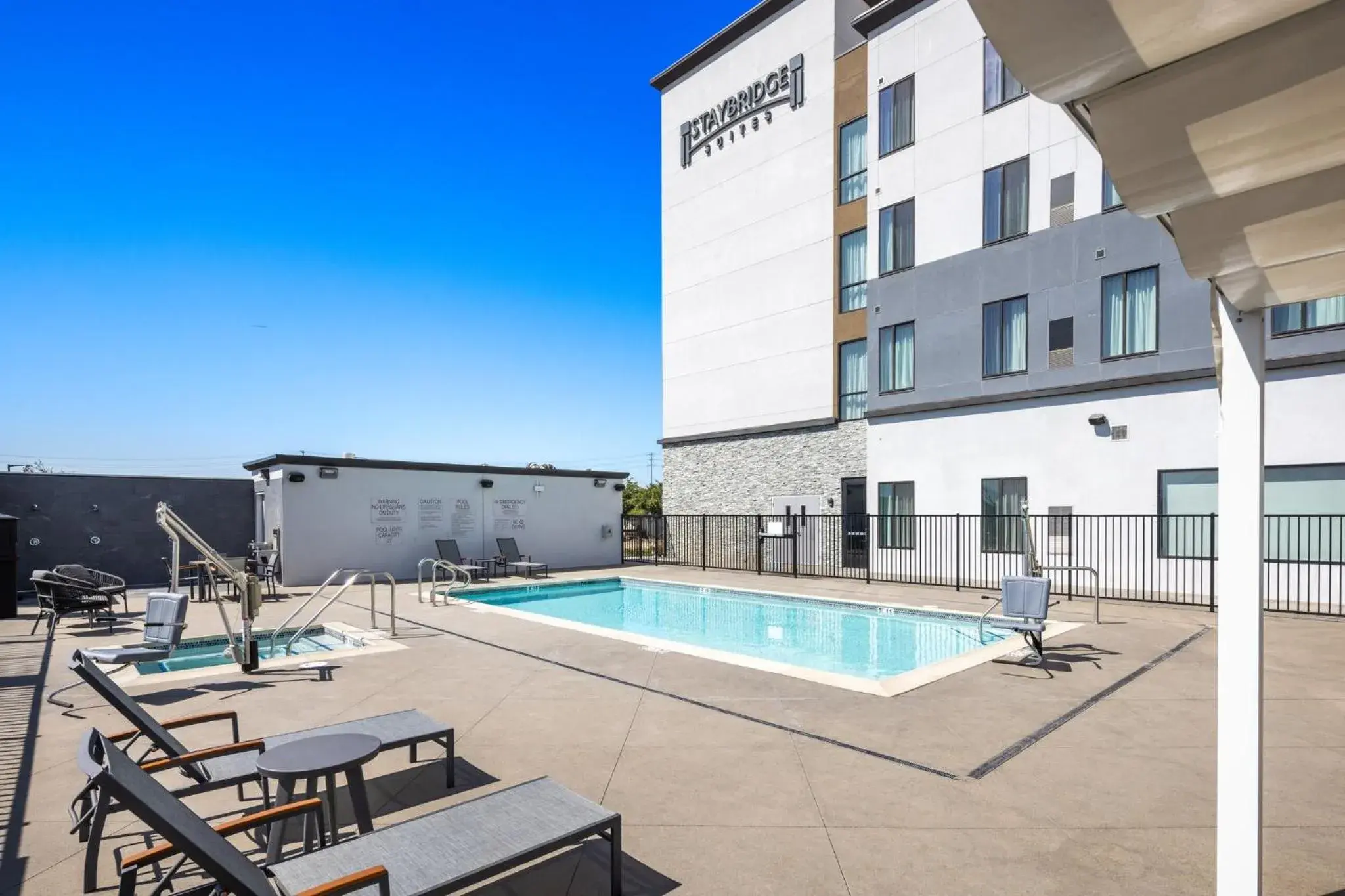 Swimming pool in Staybridge Suites Eastvale - Norco by IHG Swimming pool in Staybridge Suites Eastvale - Norco by IHG