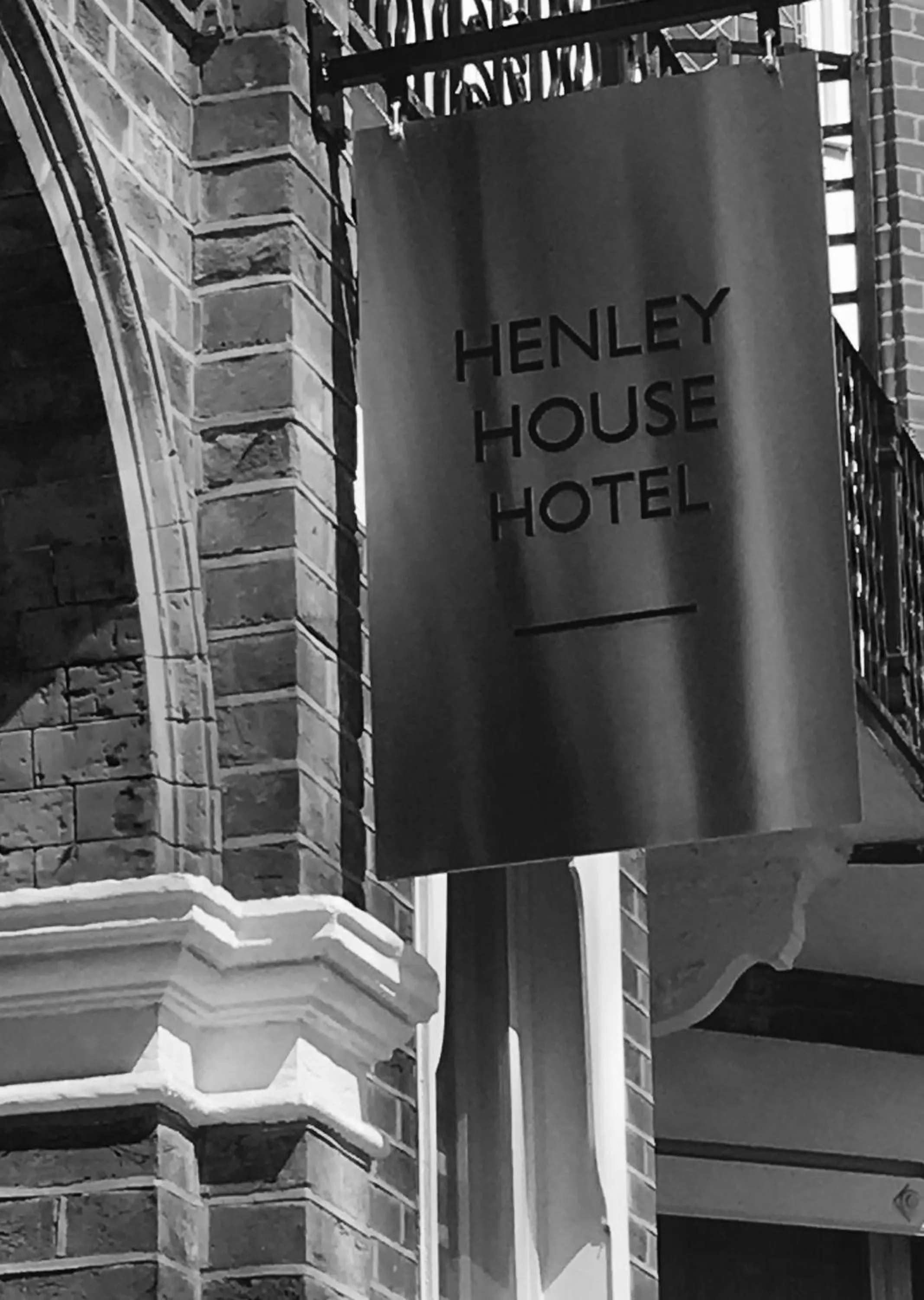 Facade/entrance in Henley House Hotel