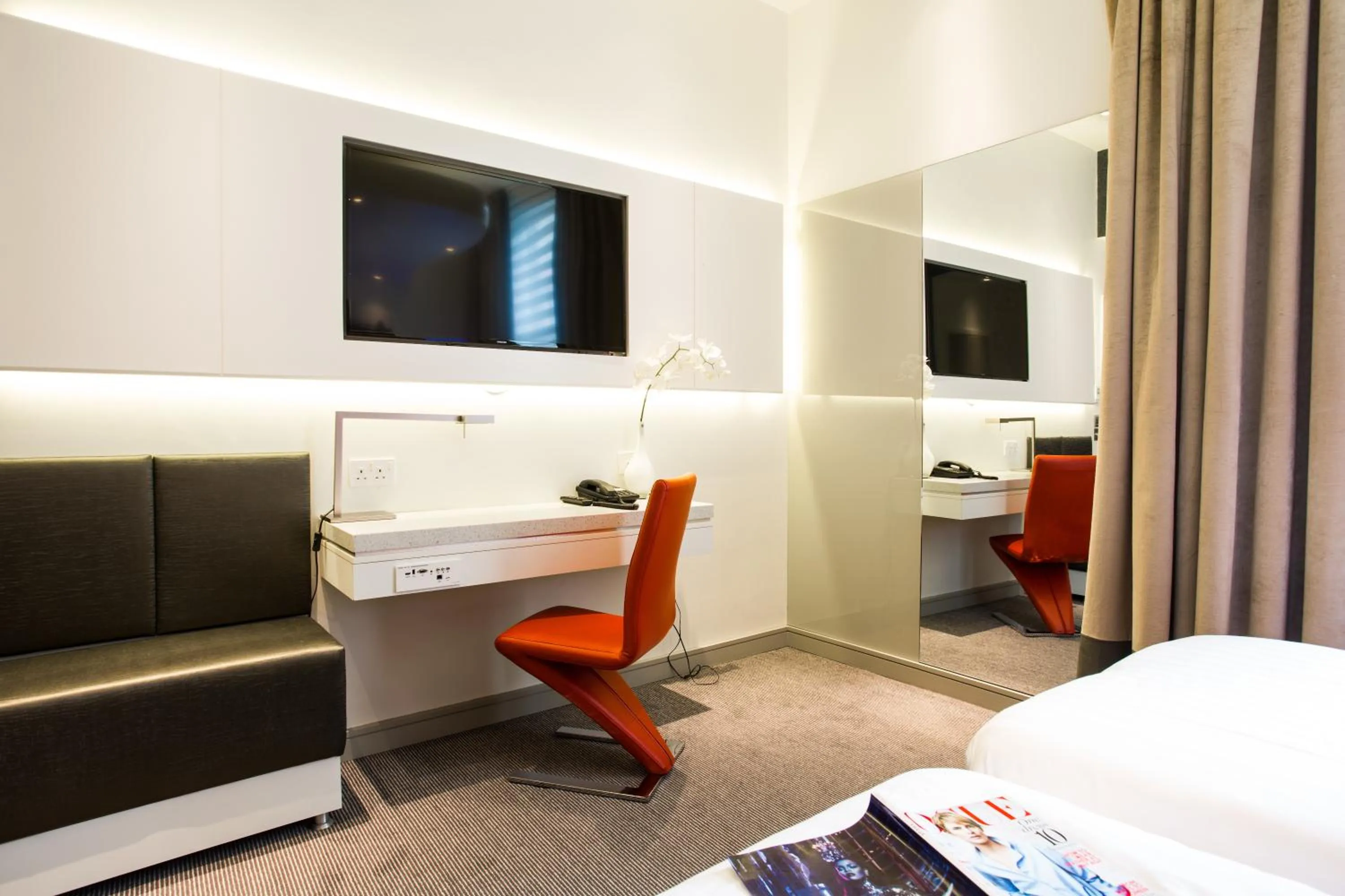 Decorative detail, Bed in Henley House Hotel