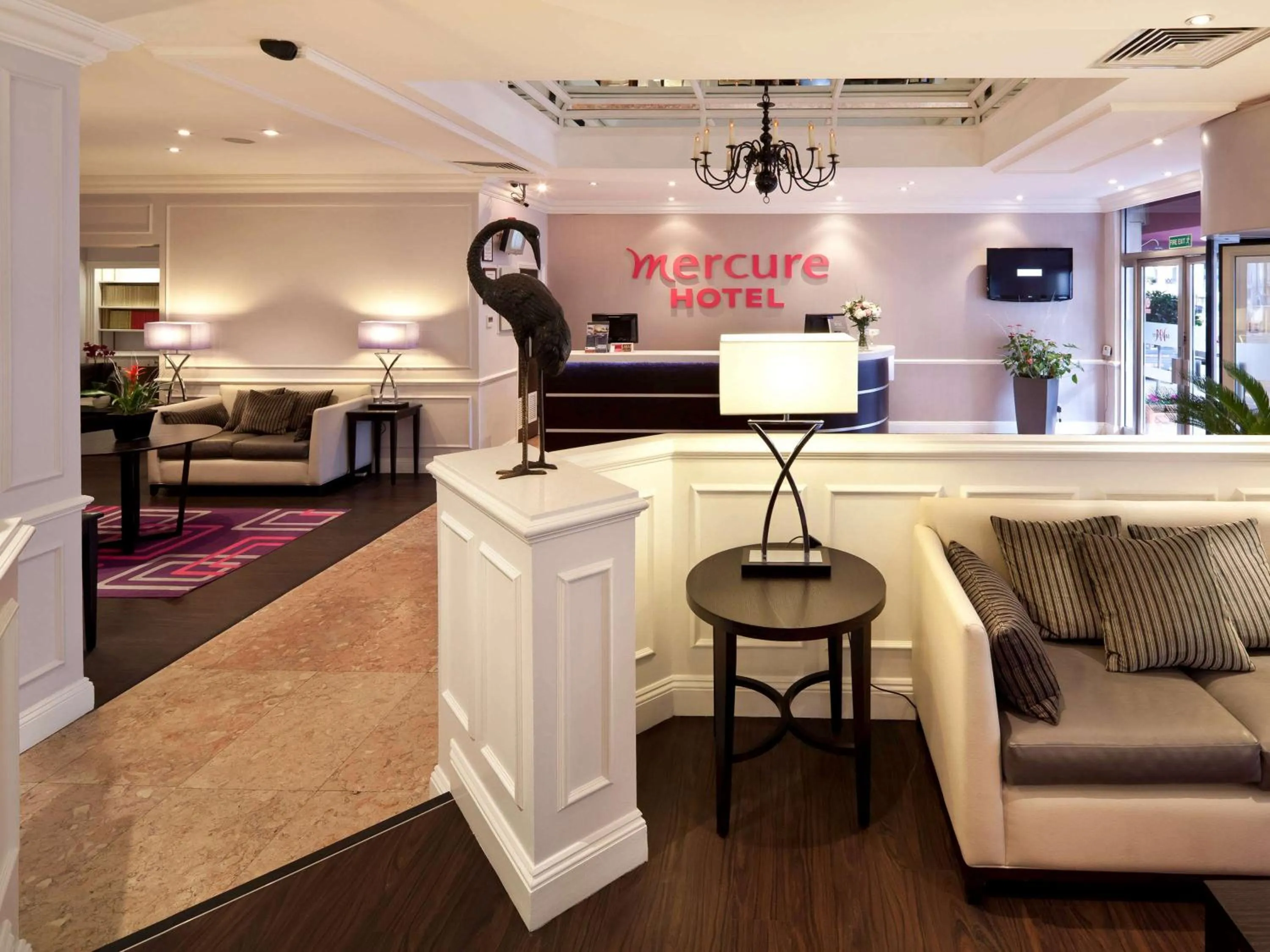 Property building in Mercure London Kensington Hotel