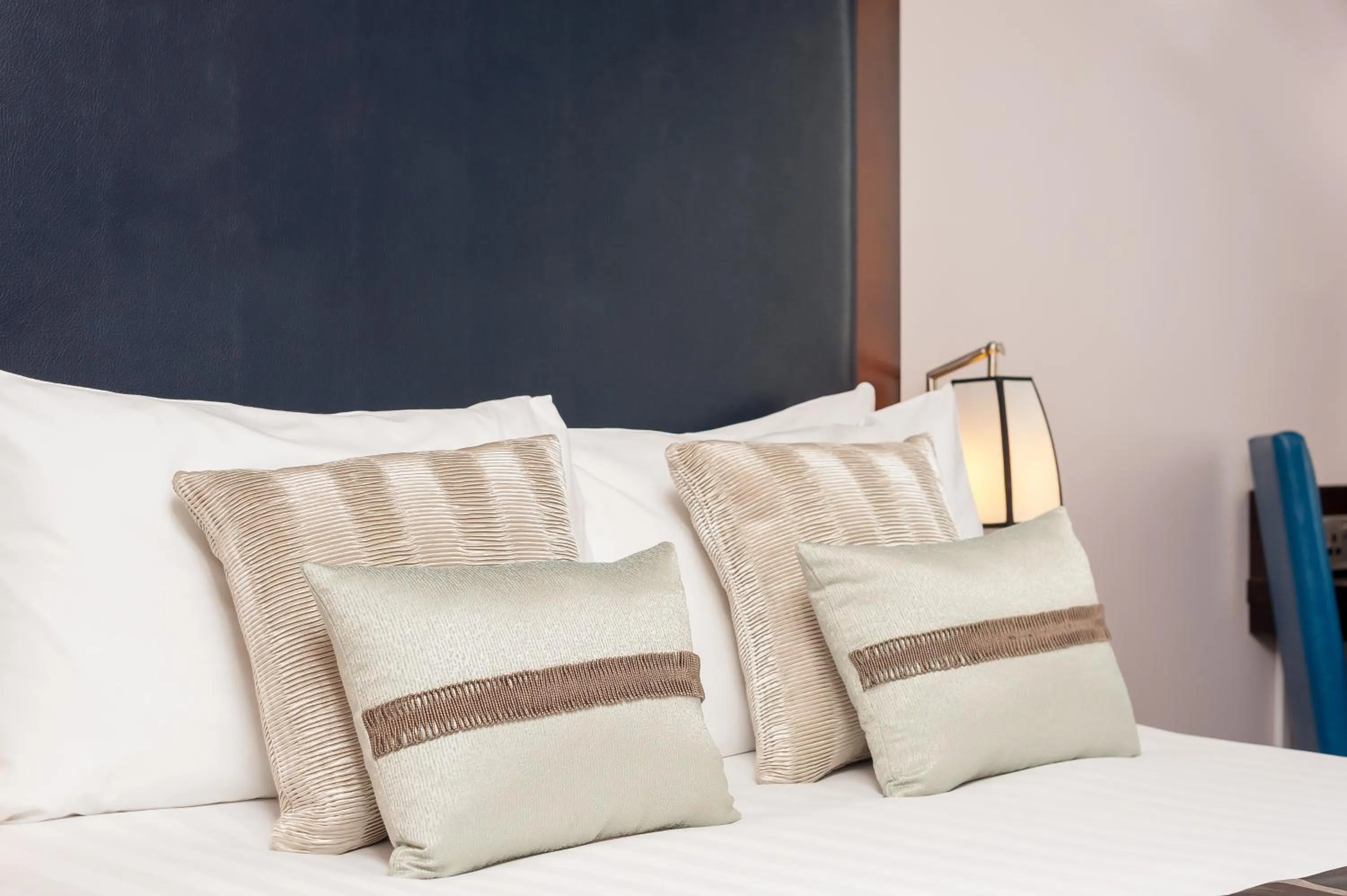 Bed in Mercure London Kensington Hotel