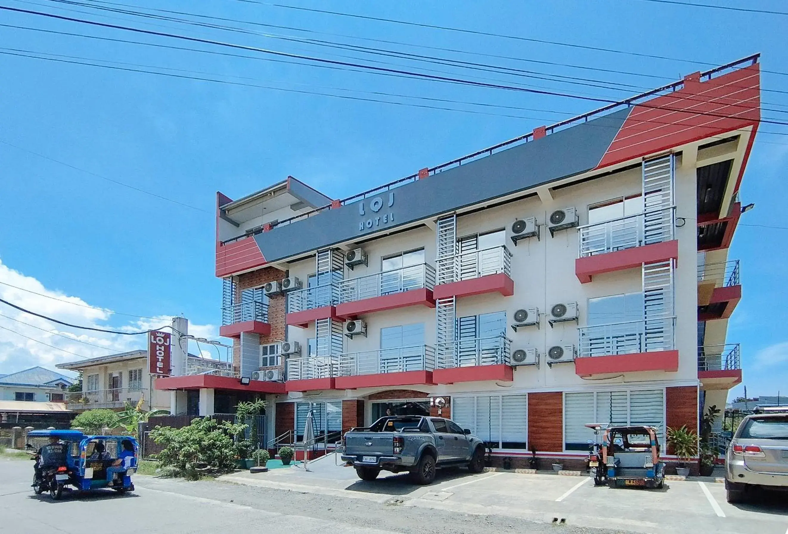 Property building in RedDoorz @ LQJ Hotel Old Buswang Kalibo Property building in RedDoorz @ LQJ Hotel Old Buswang Kalibo