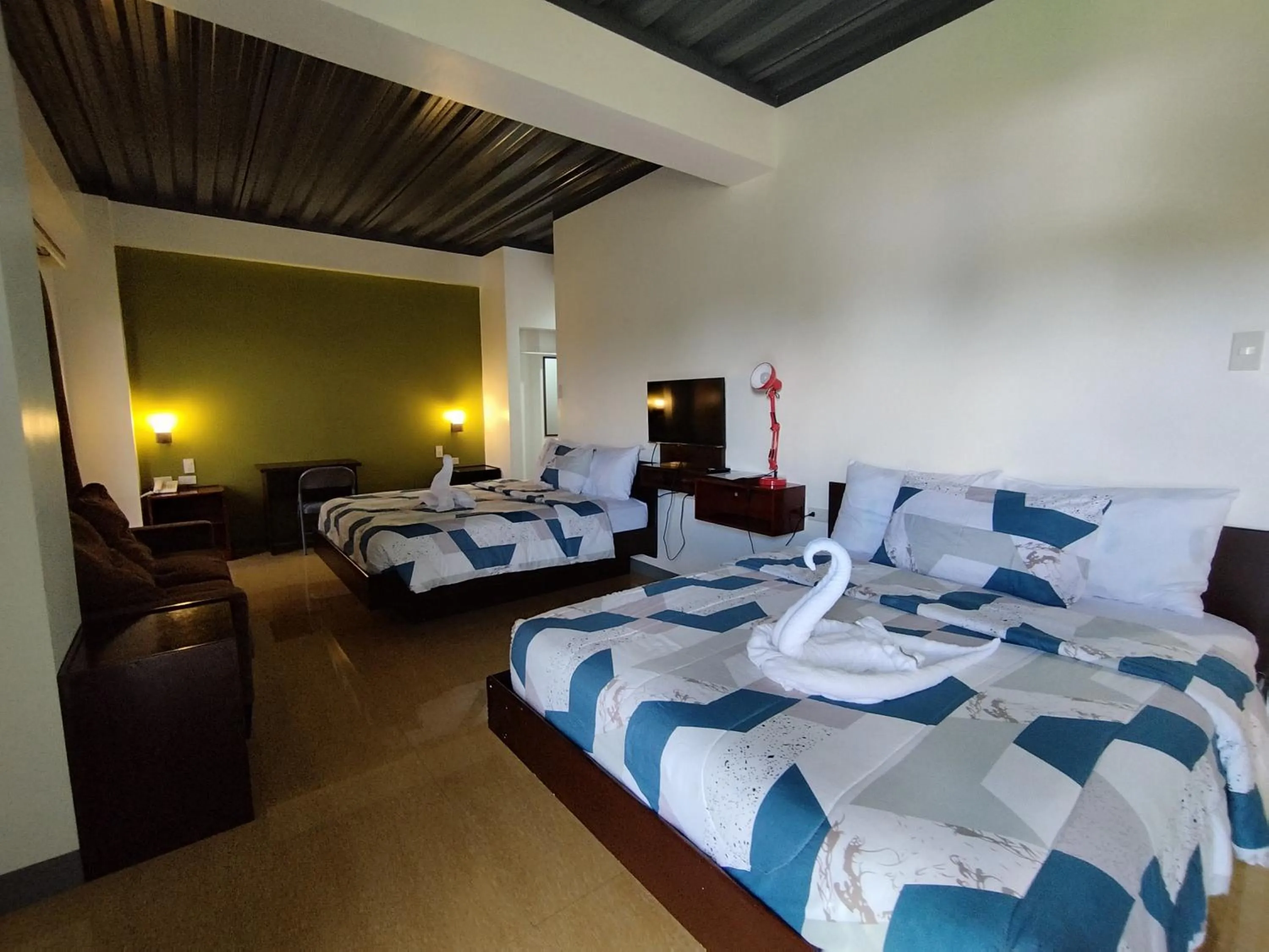 Bed in RedDoorz @ LQJ Hotel Old Buswang Kalibo