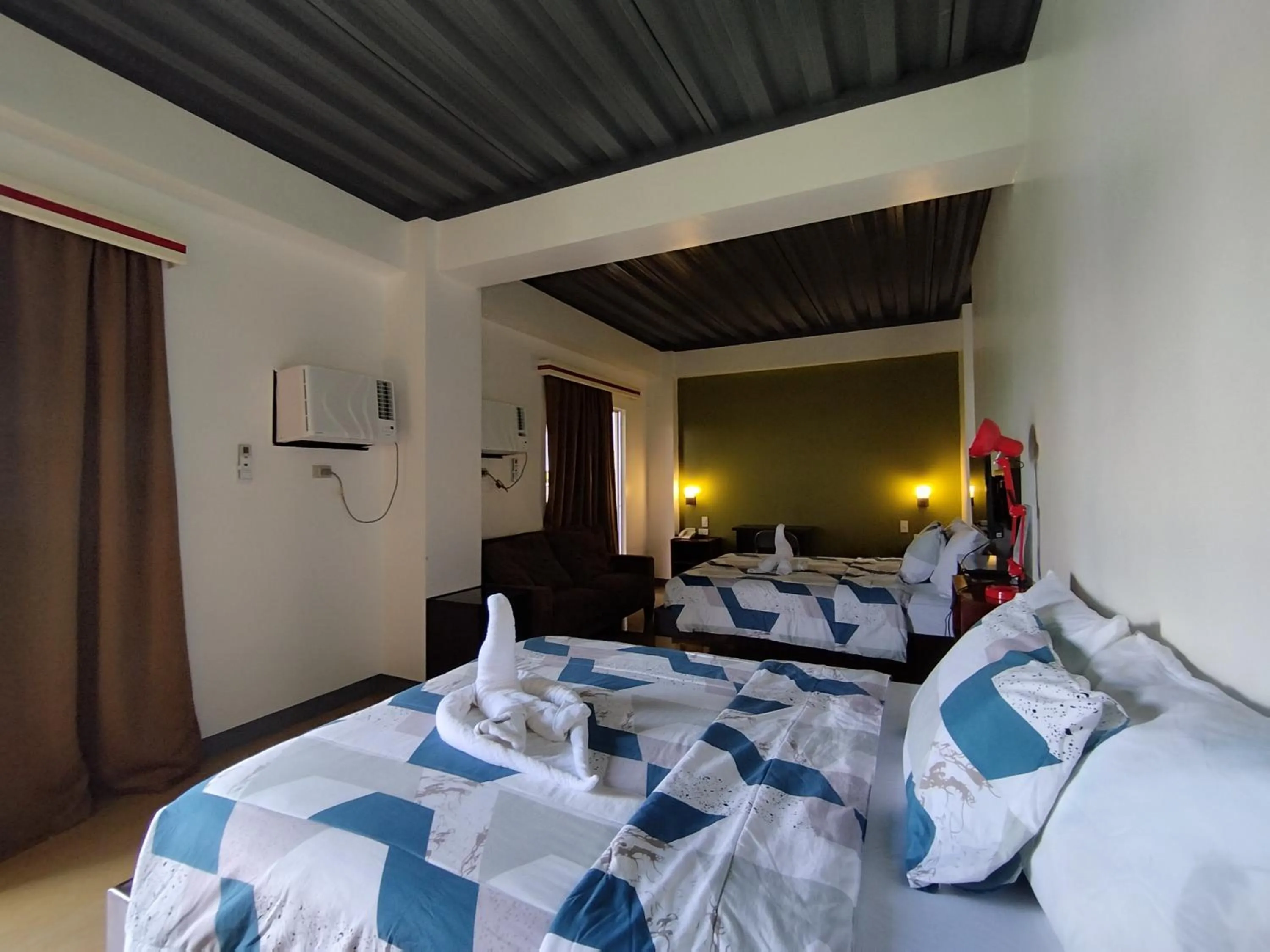 Bed in RedDoorz @ LQJ Hotel Old Buswang Kalibo