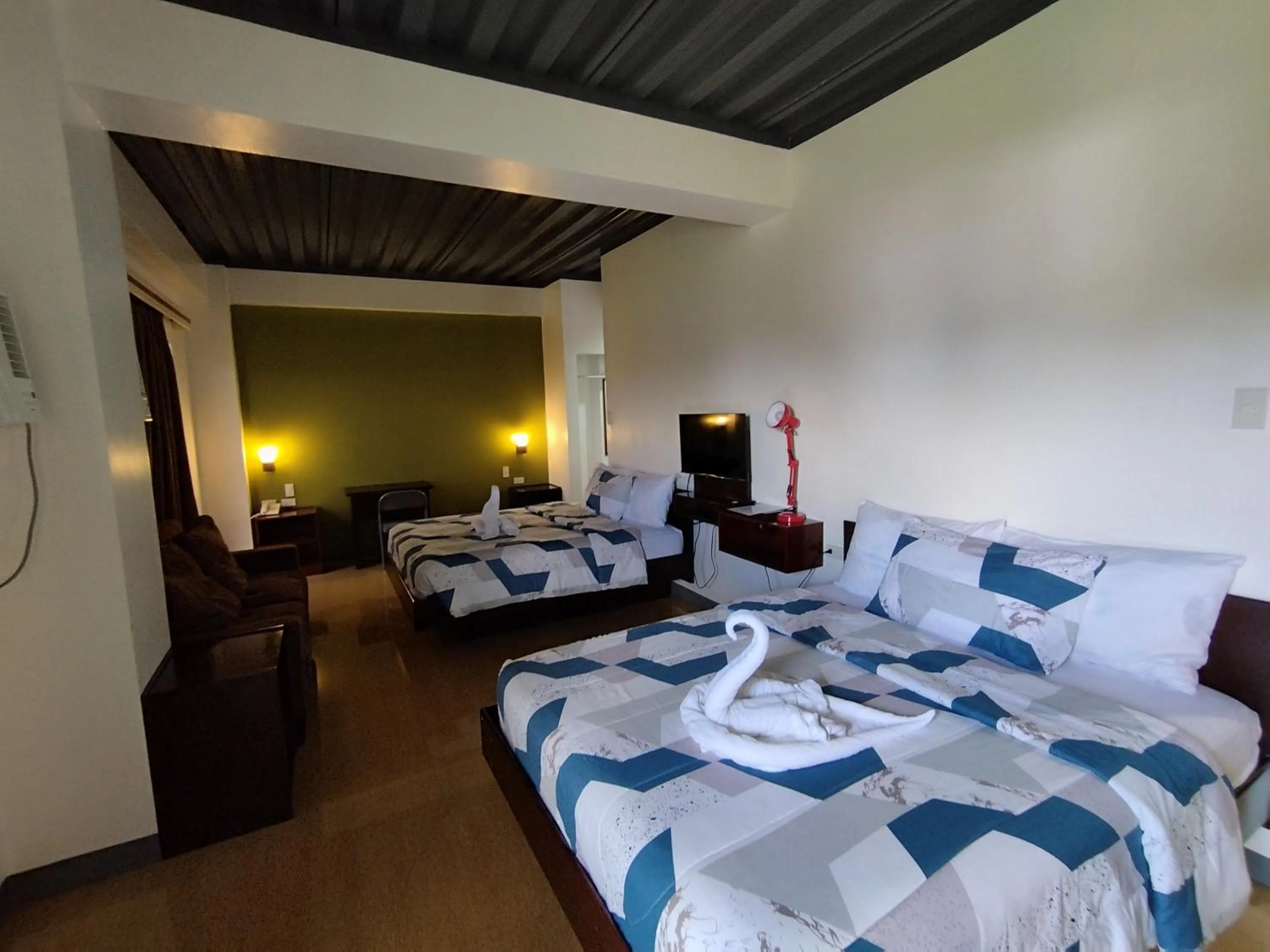 Bed in RedDoorz @ LQJ Hotel Old Buswang Kalibo