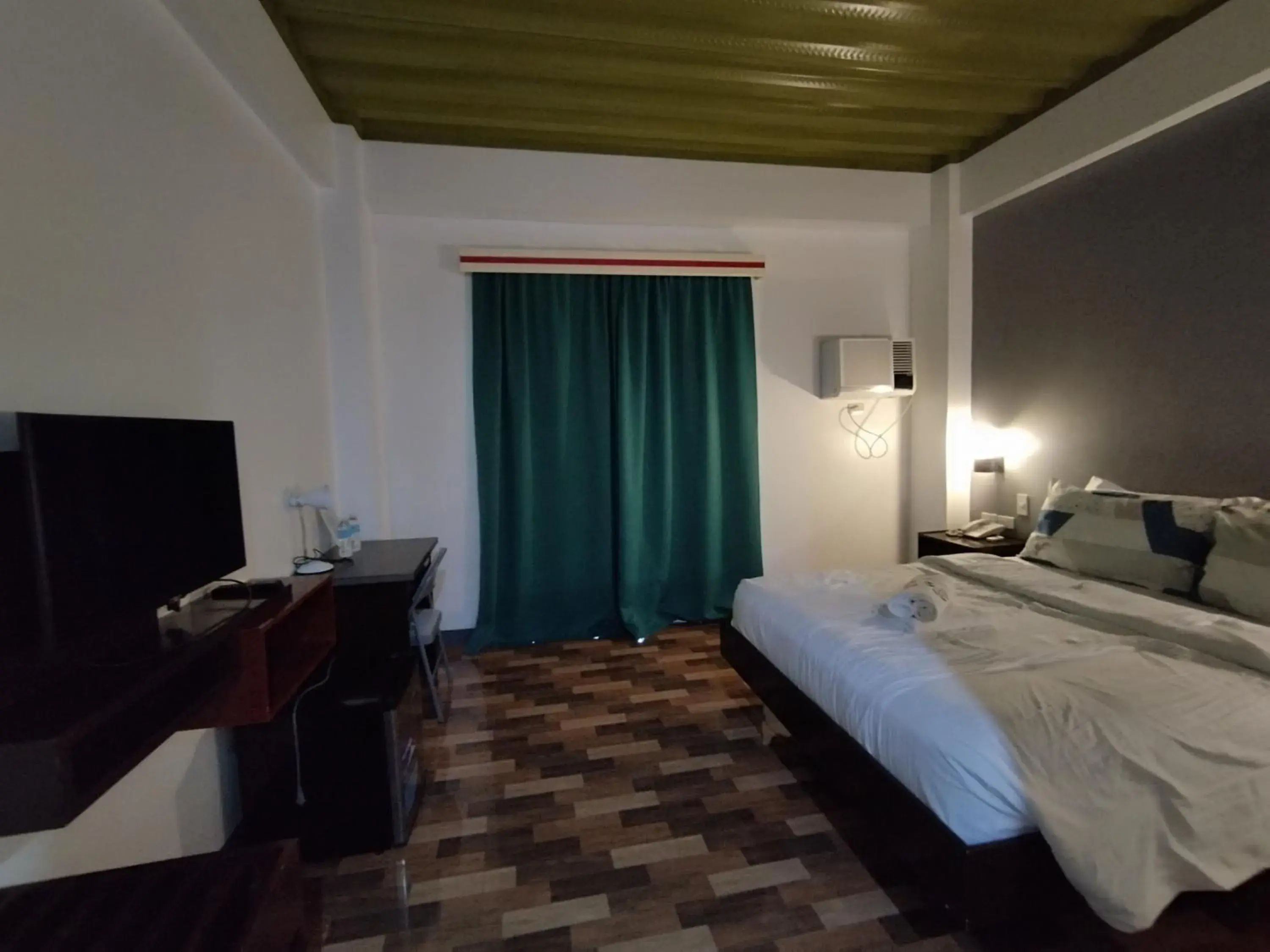 Bedroom, Bed in RedDoorz @ LQJ Hotel Old Buswang Kalibo Bedroom, Bed in RedDoorz @ LQJ Hotel Old Buswang Kalibo