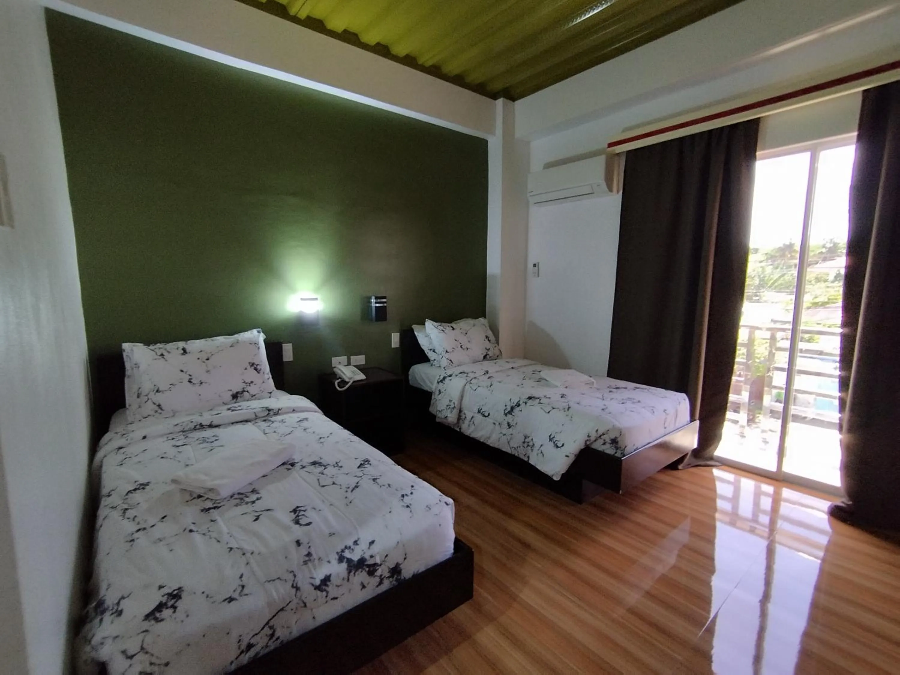 Bed in RedDoorz @ LQJ Hotel Old Buswang Kalibo