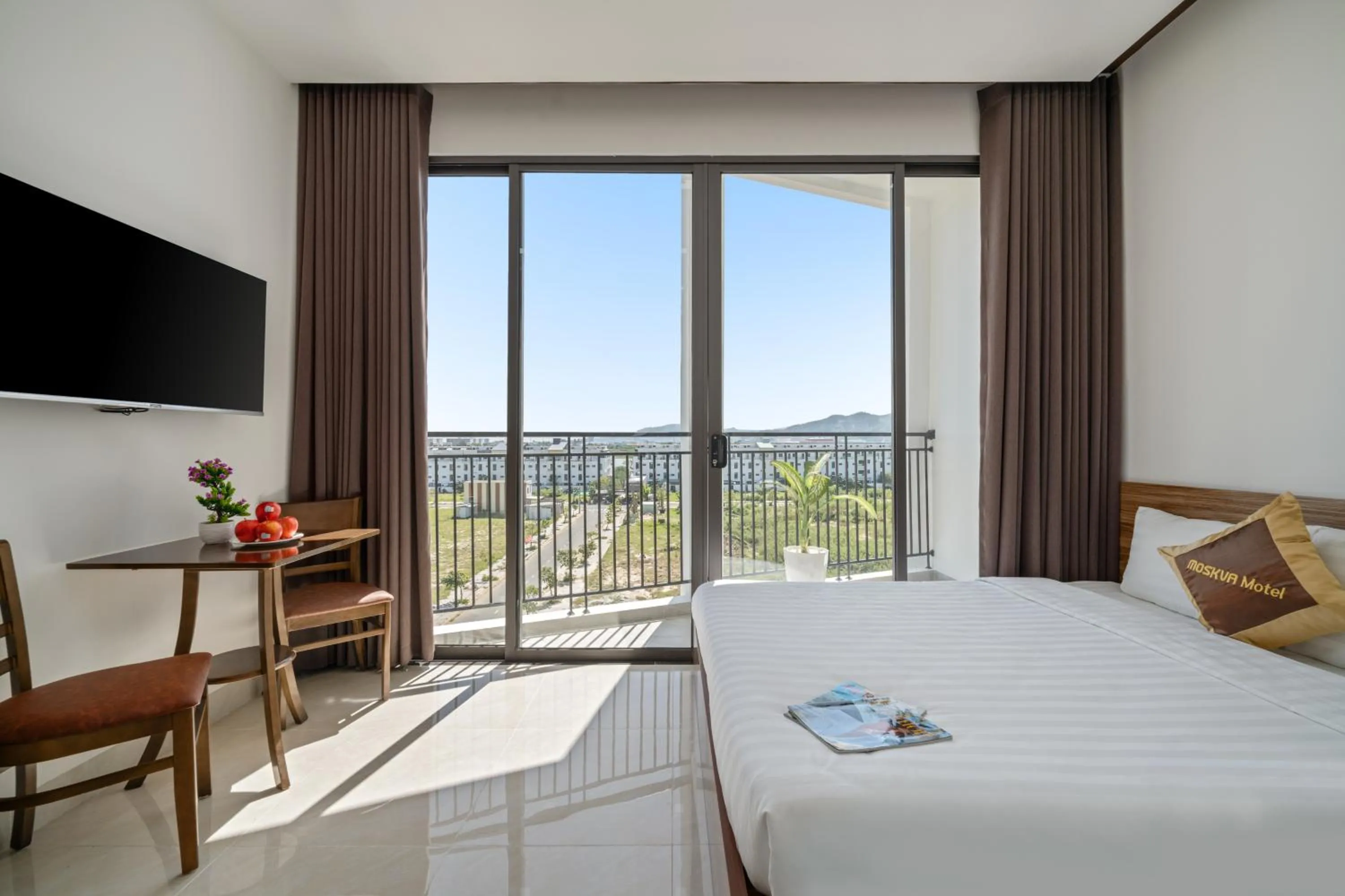 Balcony/Terrace, Bed in Moskva Motel & Apartment Danang