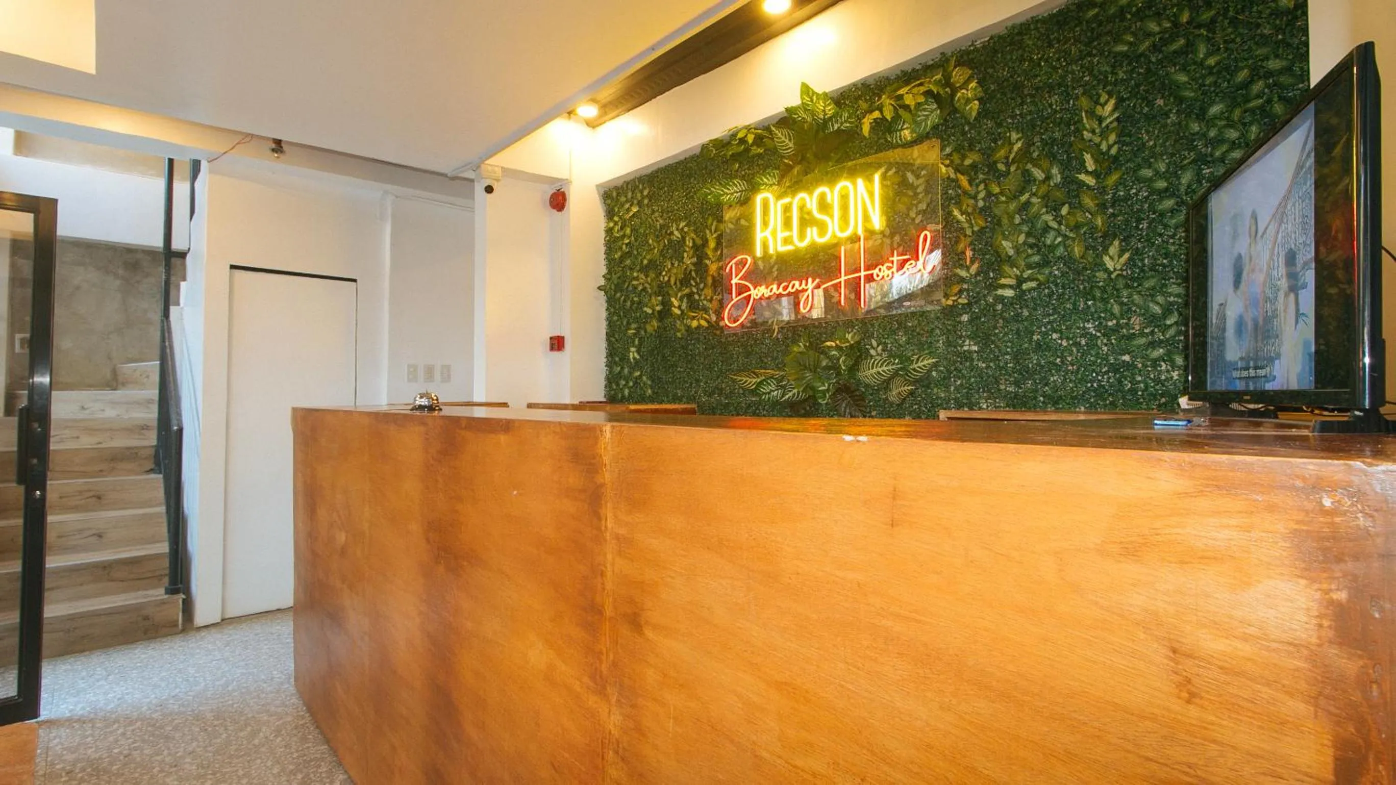 Lobby or reception in RedDoorz @ Recson Boracay Hostel