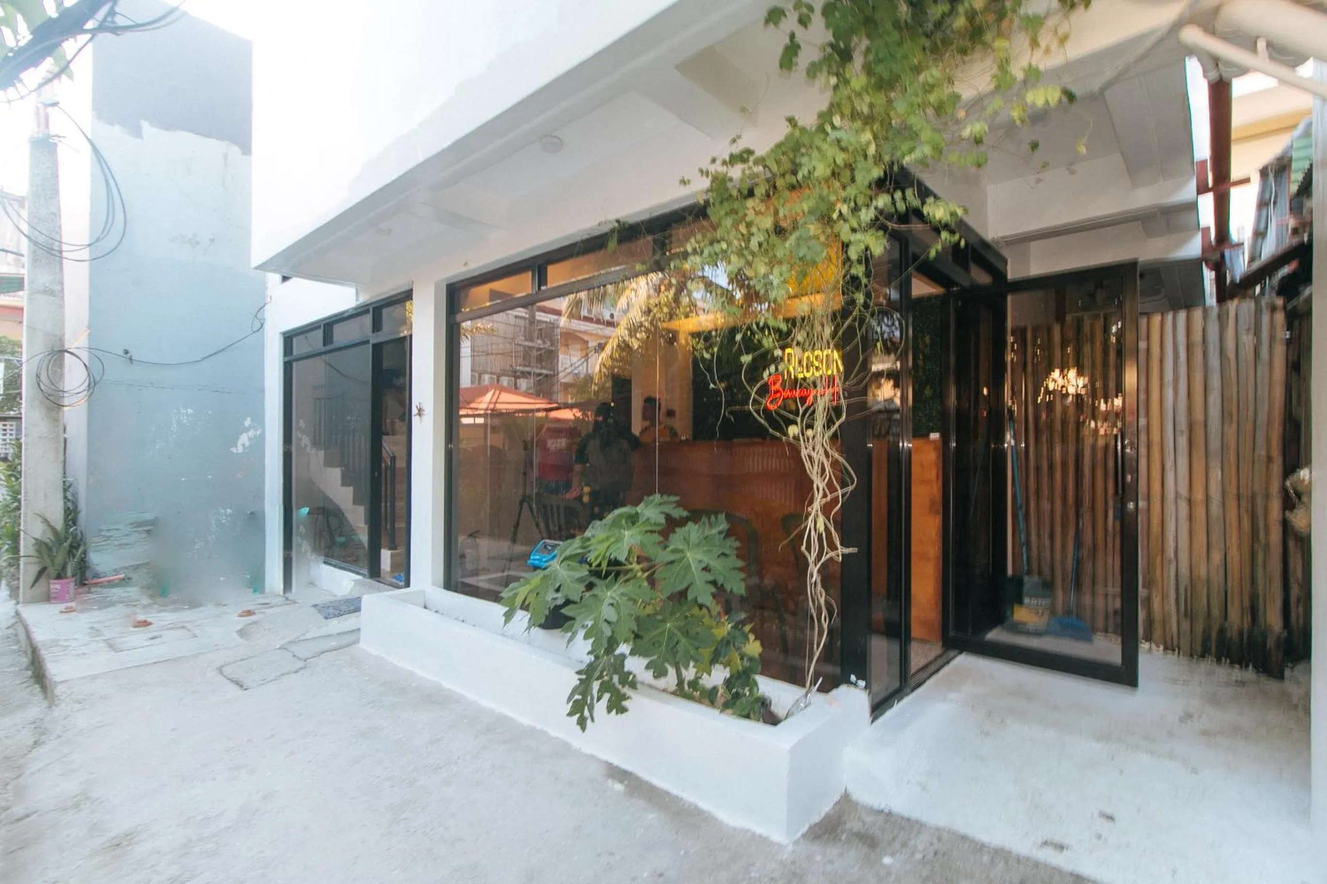 Property building in RedDoorz @ Recson Boracay Hostel