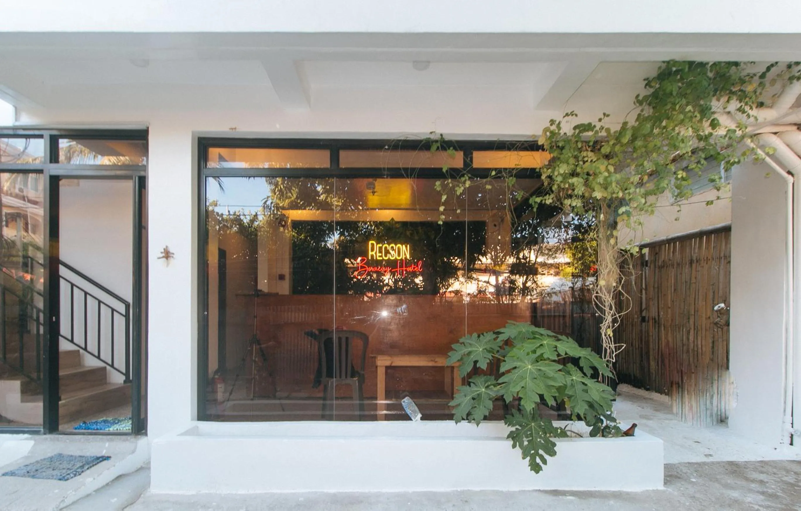 Property building in RedDoorz @ Recson Boracay Hostel