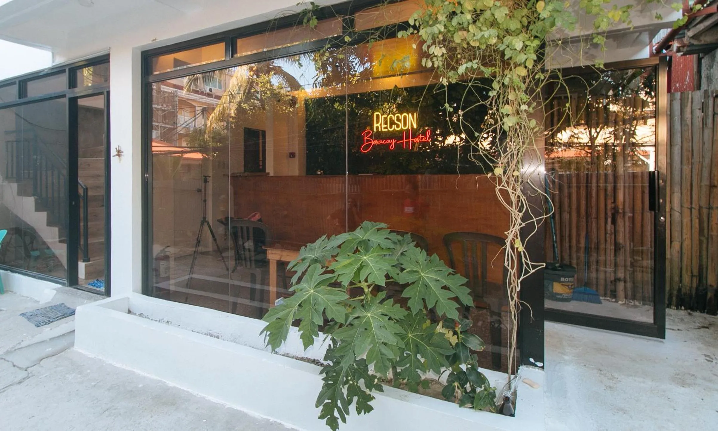 Property building in RedDoorz @ Recson Boracay Hostel