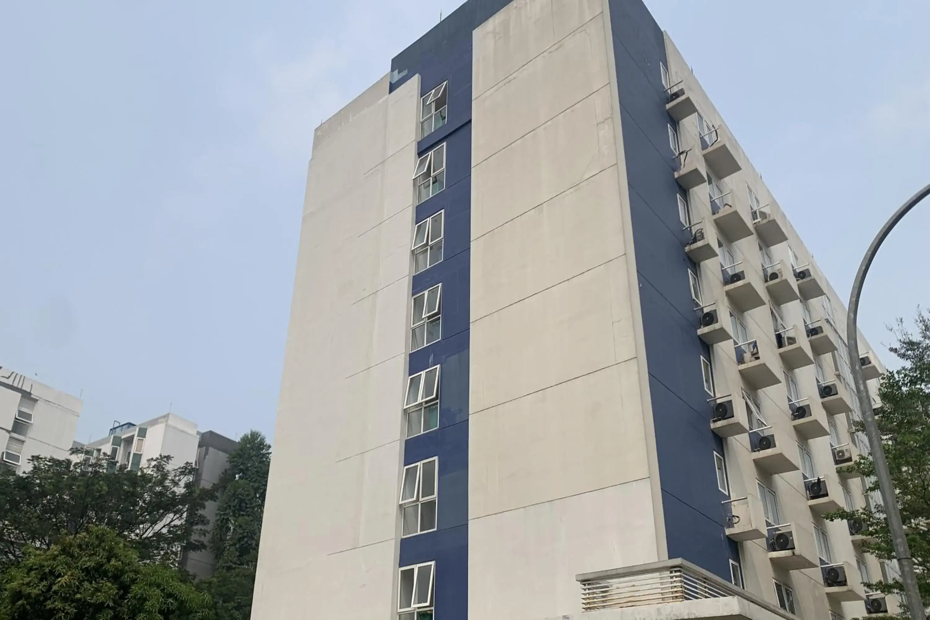 Property building in Barata Residence Aeropolis Property building in Barata Residence Aeropolis