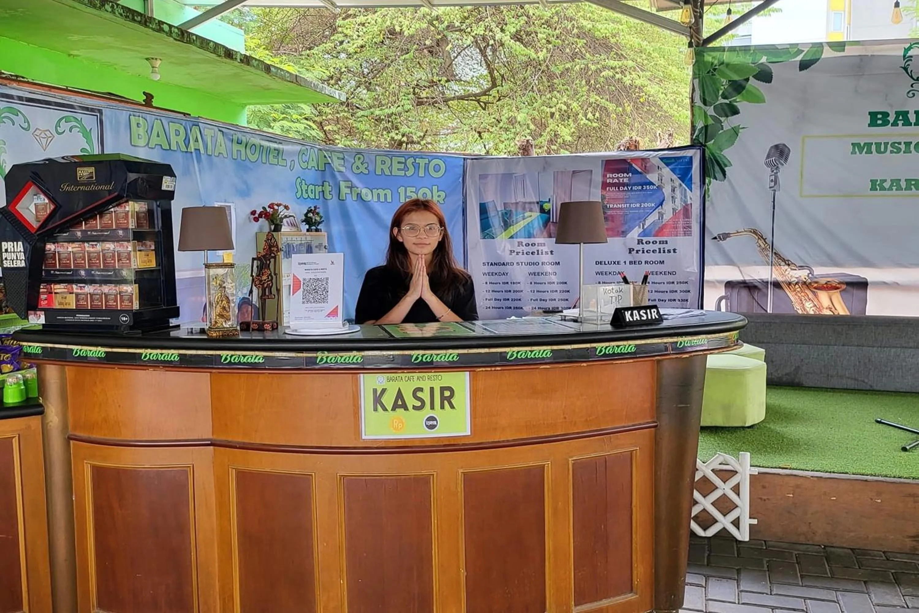 Restaurant/places to eat in Barata Residence Aeropolis