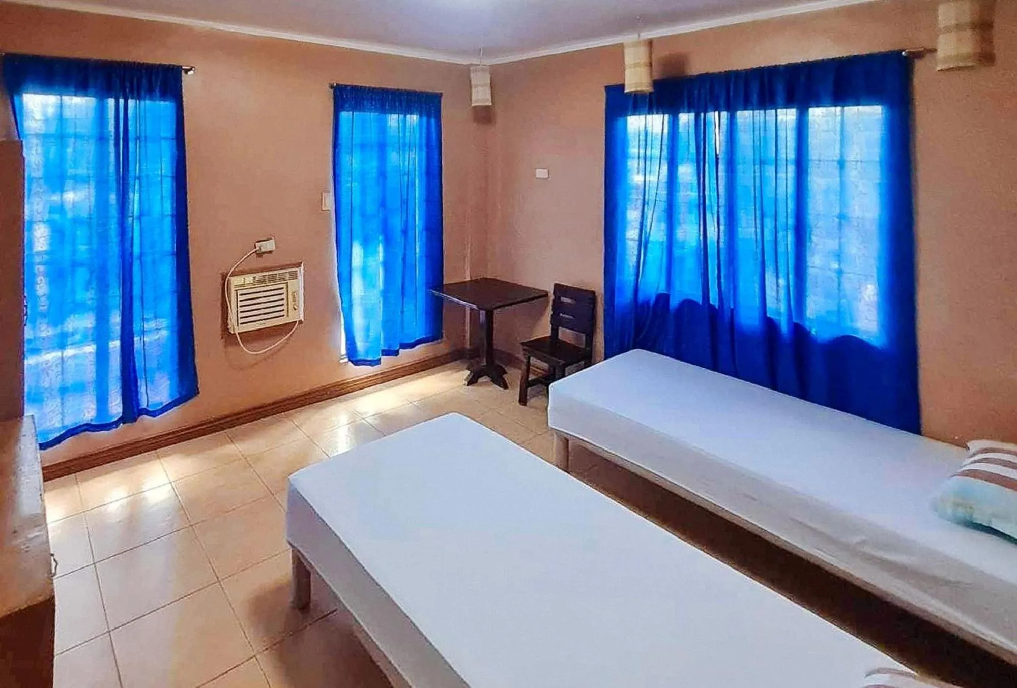 Bed in RedDoorz @ D'Little Egg Hostel Pangasinan