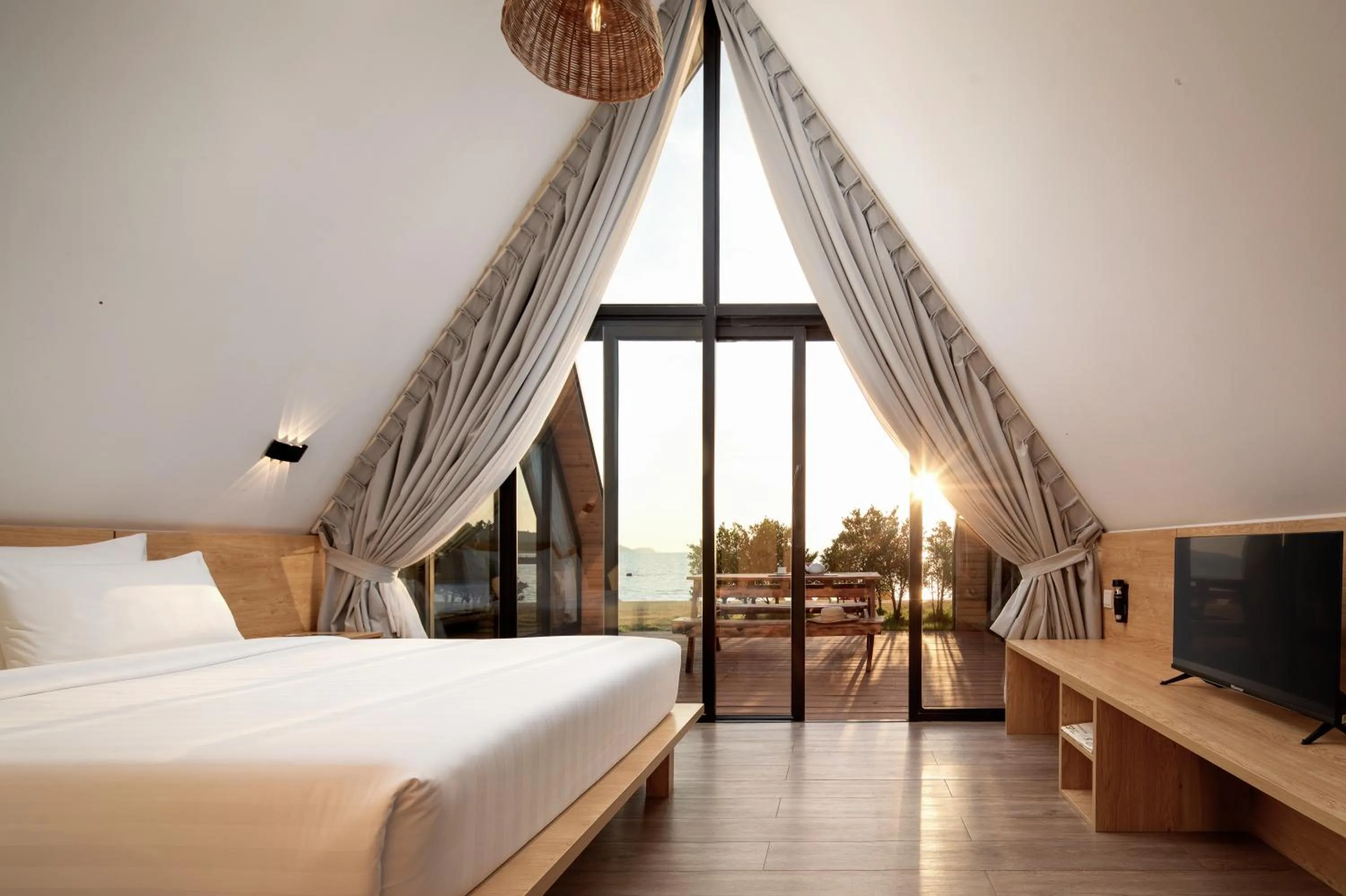 Bed in Summer Bay Beach Club & Cabins Sihanoukville by Preference