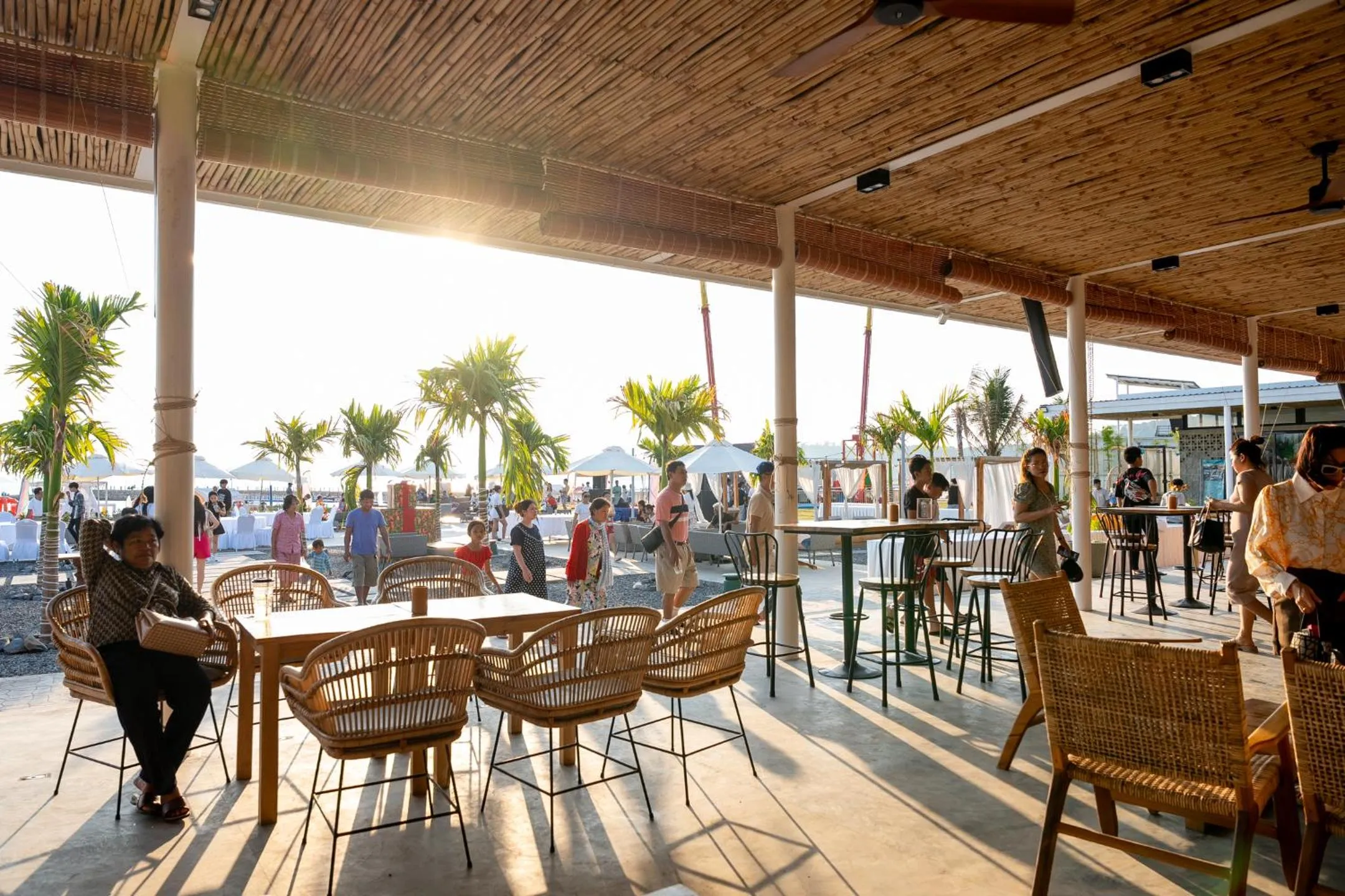 Restaurant/places to eat in Summer Bay Beach Club & Cabins Sihanoukville by Preference