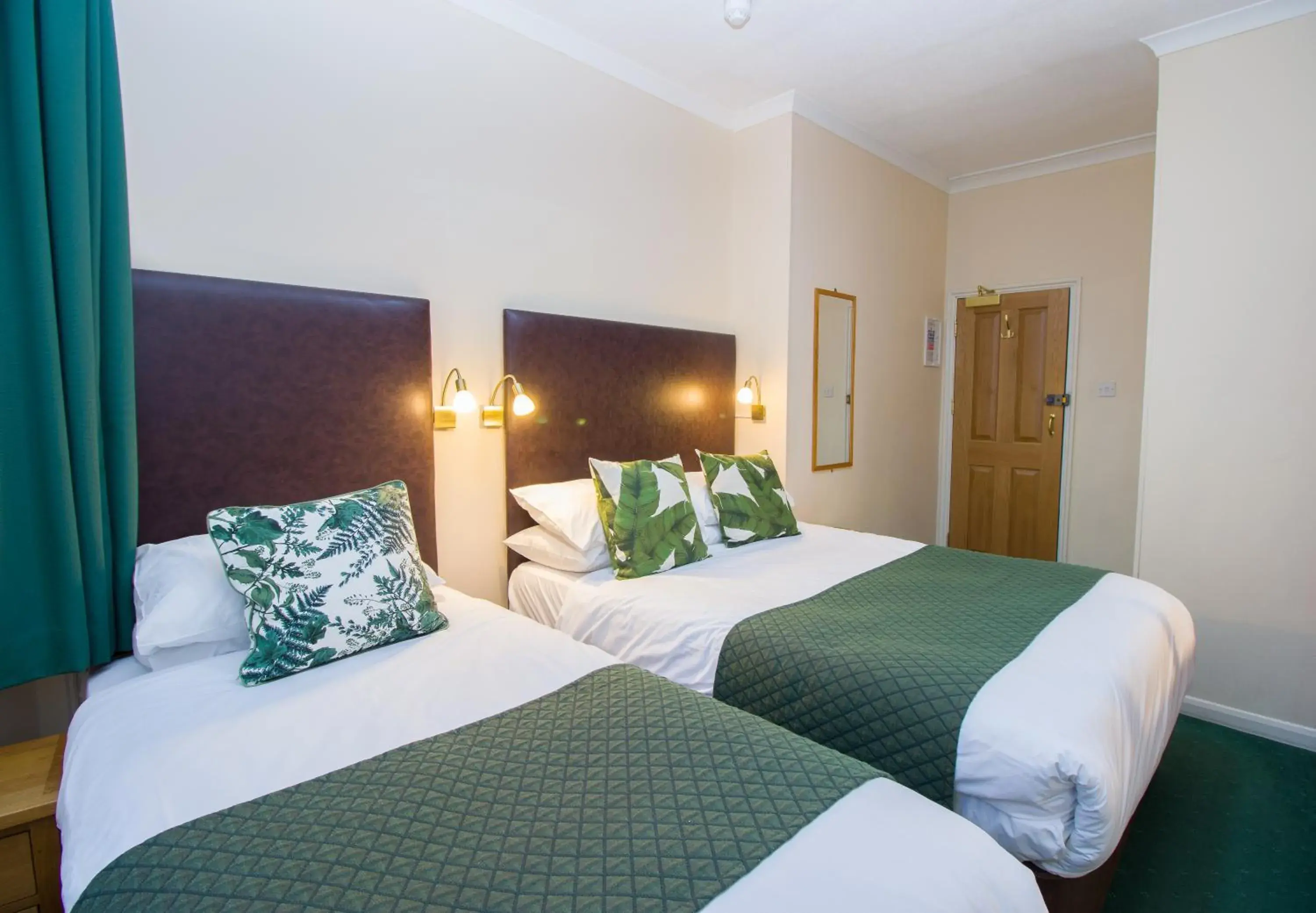 Bedroom, Bed in London Town Hotel Bedroom, Bed in London Town Hotel