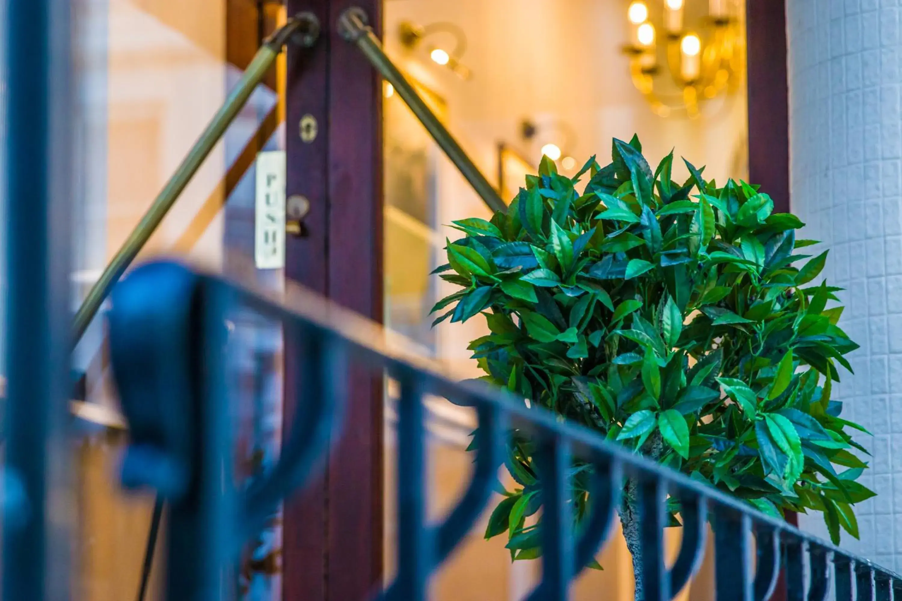 Facade/entrance in London Town Hotel Facade/entrance in London Town Hotel