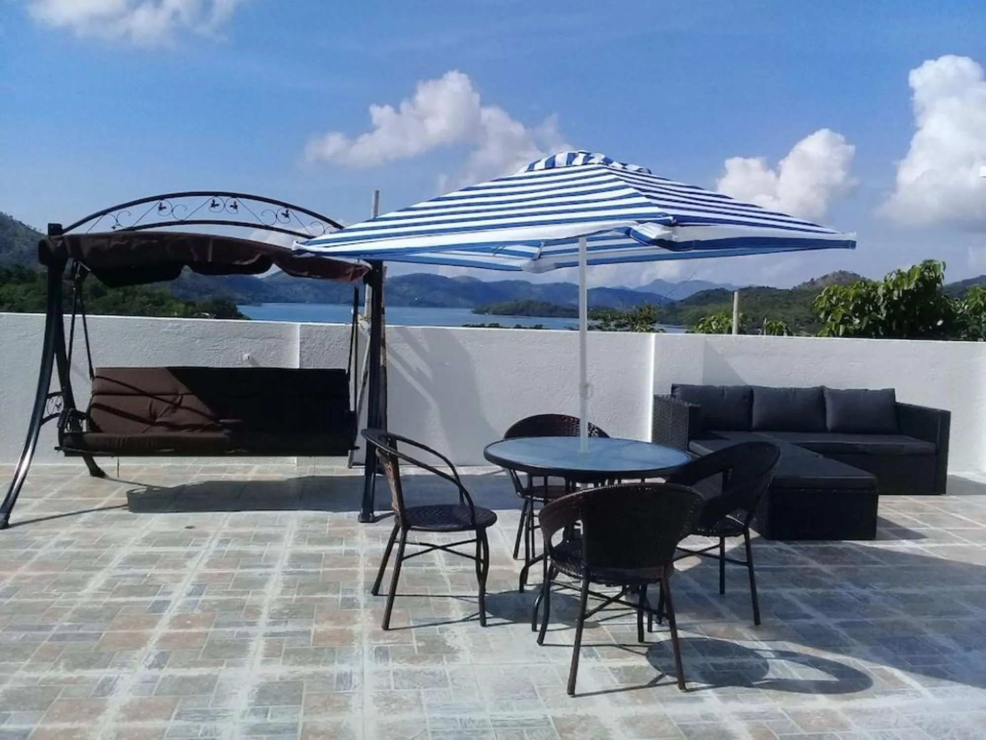 Balcony/Terrace in RedDoorz @ Recson Hostel Coron Palawan