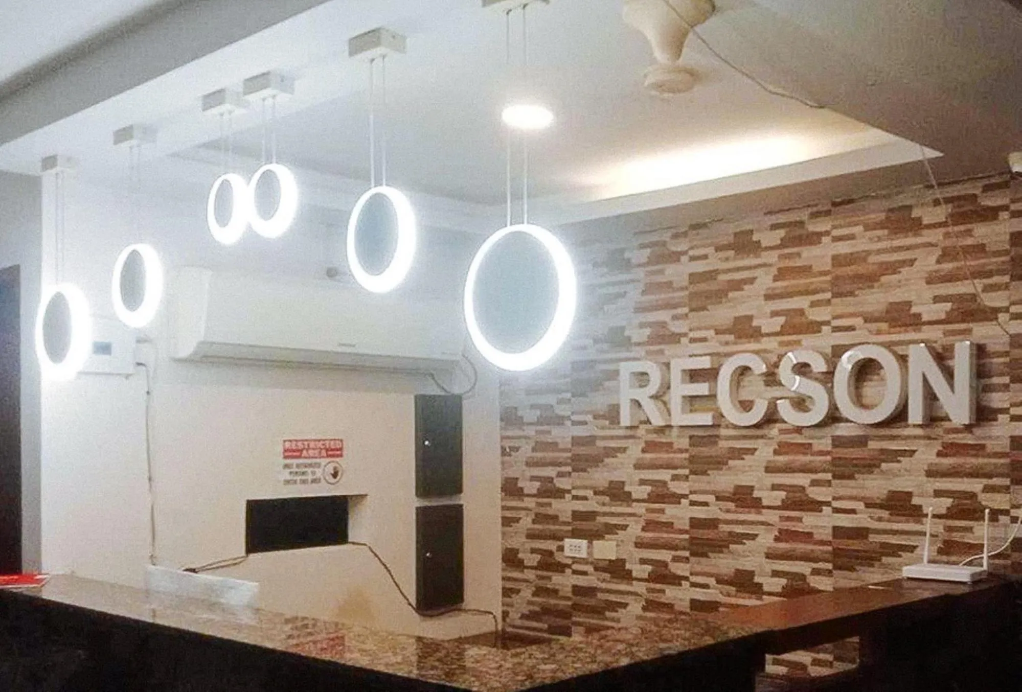 Lobby or reception in RedDoorz @ Recson Hostel Coron Palawan