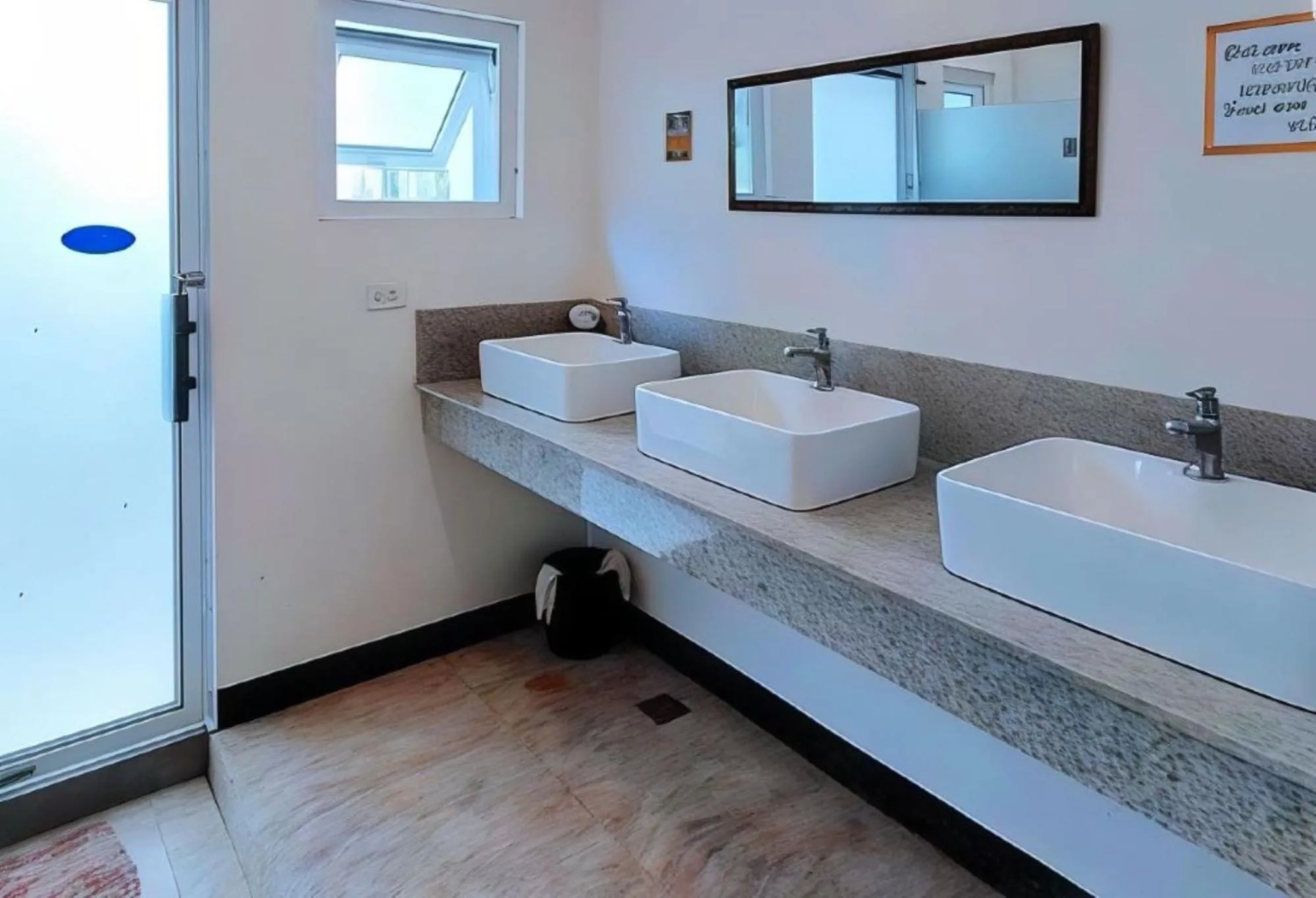 Public Bath in RedDoorz @ Recson Hostel Coron Palawan