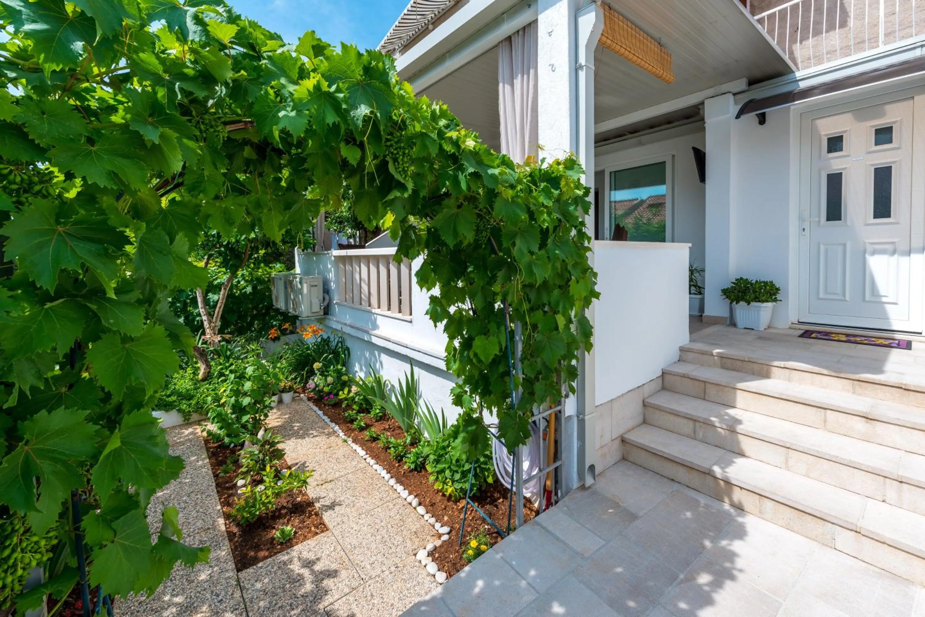 Facade/entrance in Guest House Kuna