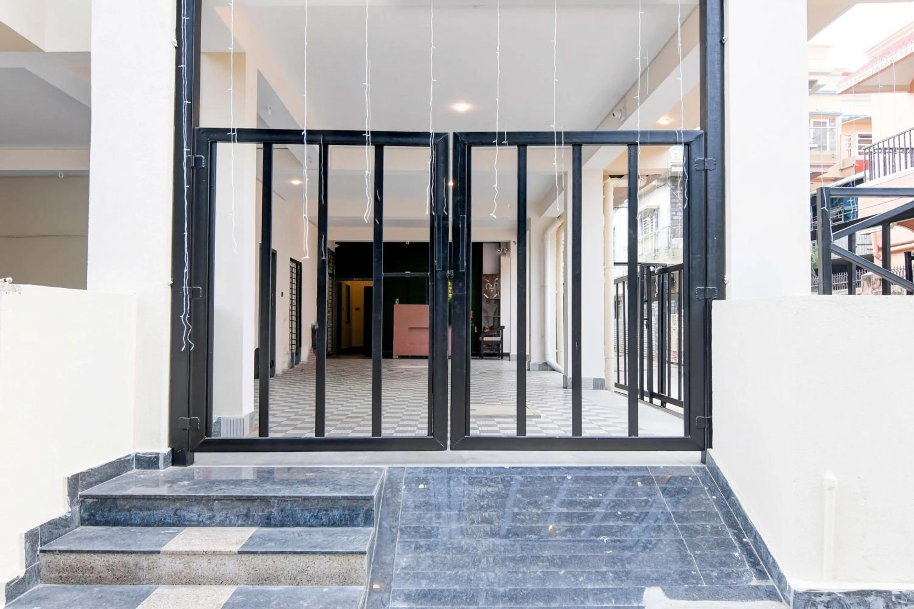 Facade/entrance in Hotel O SS INN Hotels & Homes