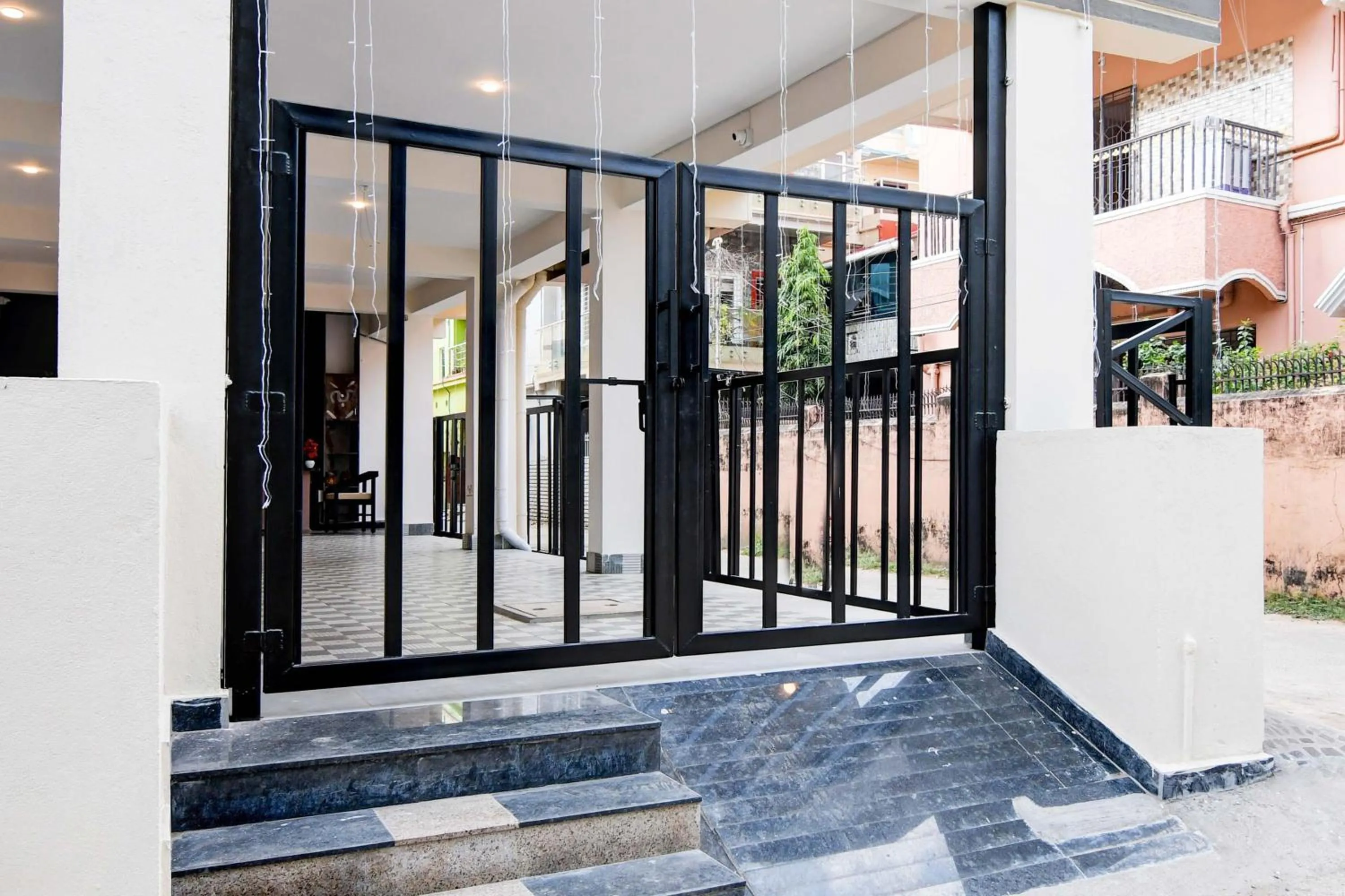 Facade/entrance in Hotel O SS INN Hotels & Homes