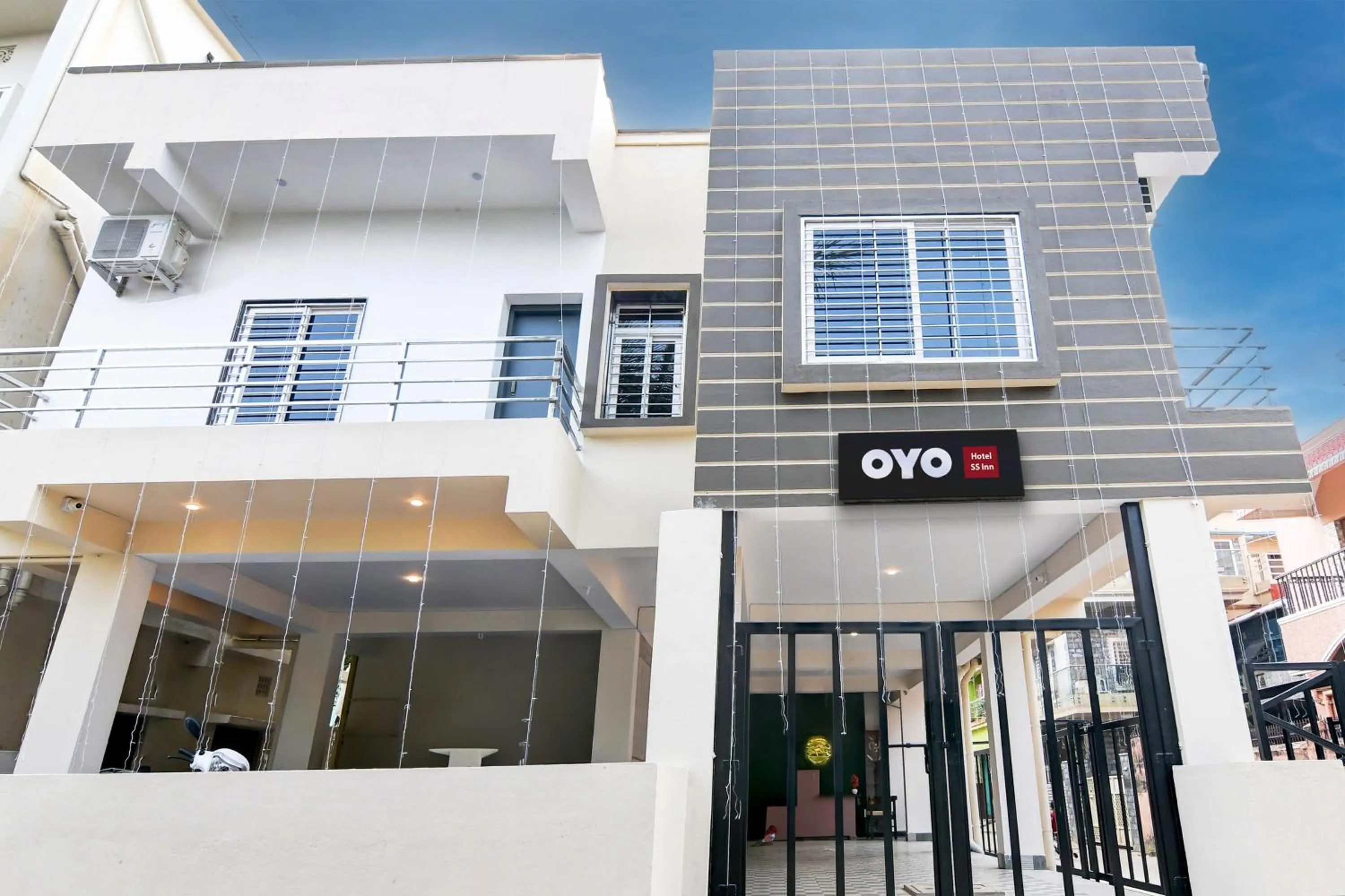 Facade/entrance in Hotel O SS INN Hotels & Homes