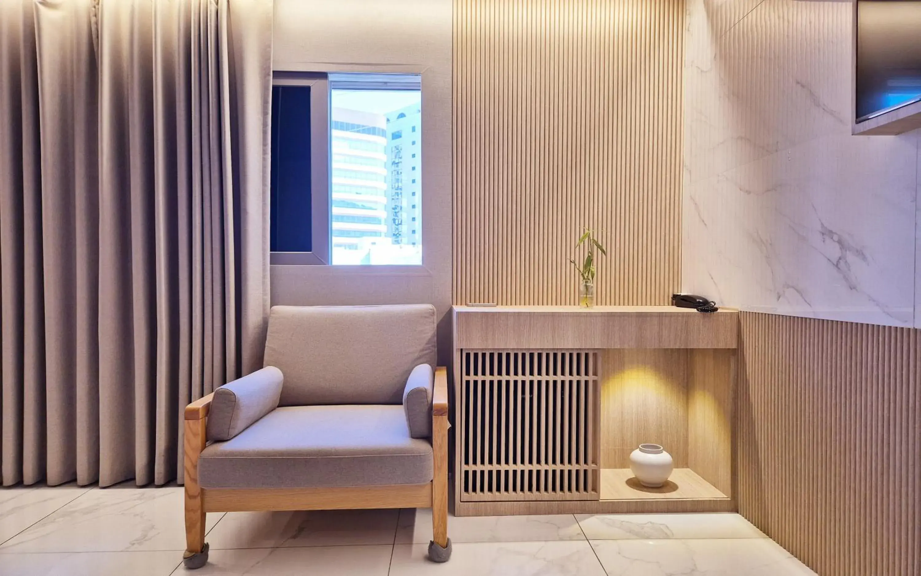 Deluxe Double Room in Shire Hotel Heritage Busan Station Deluxe Double Room in Shire Hotel Heritage Busan Station