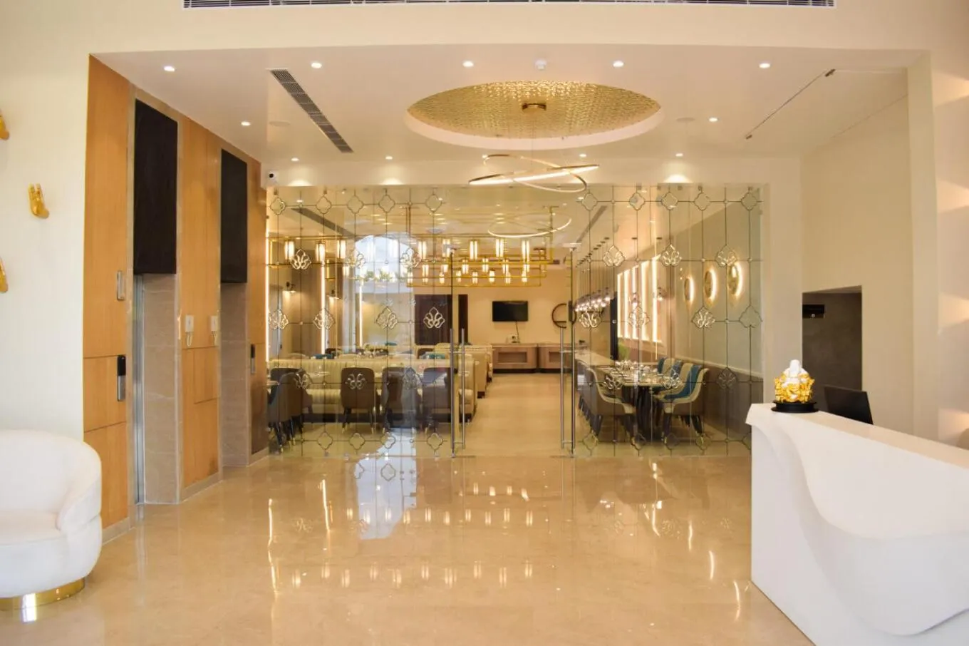 Restaurant/places to eat in Tulip Inn Shravasti