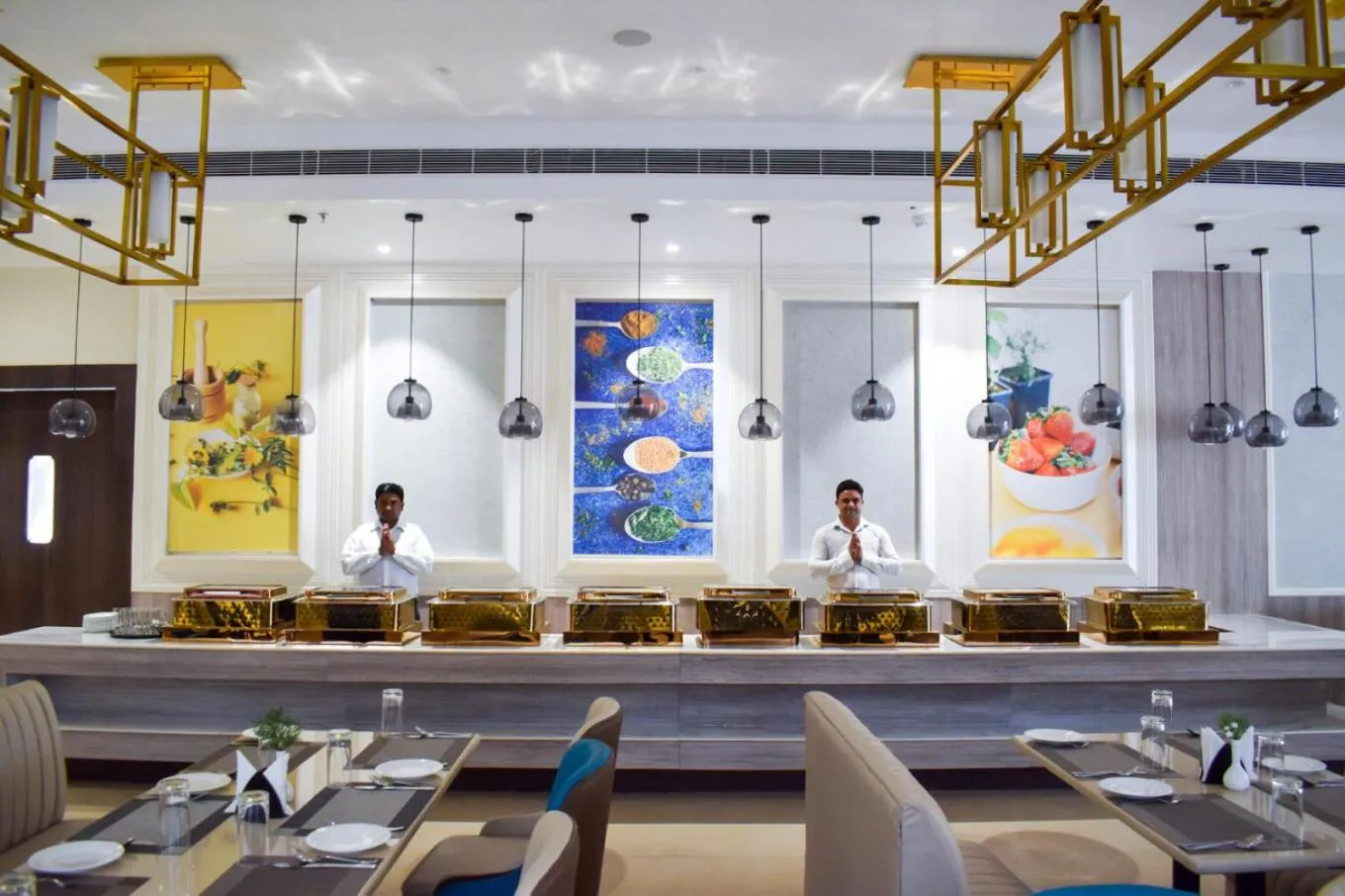 Restaurant/places to eat in Tulip Inn Shravasti