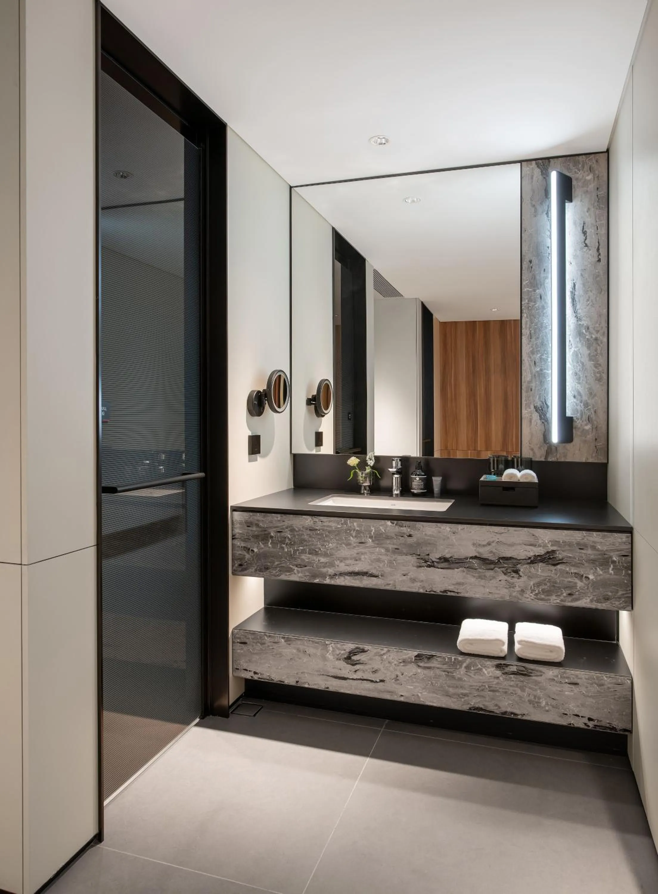 Bathroom in Intercity Hotel Futian Bin He Zhongzhou Bay