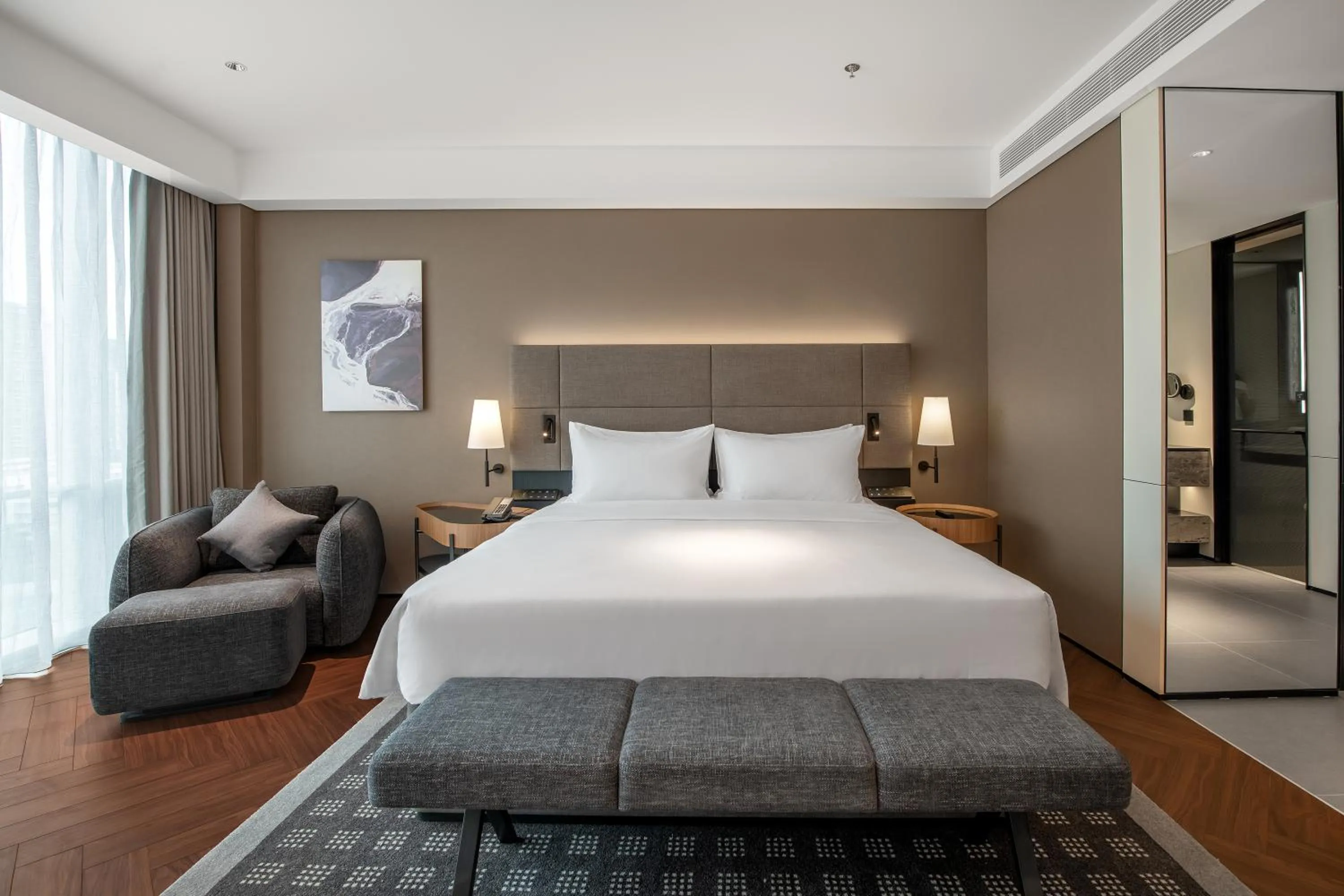 Photo of the whole room, Bed in Intercity Hotel Futian Bin He Zhongzhou Bay