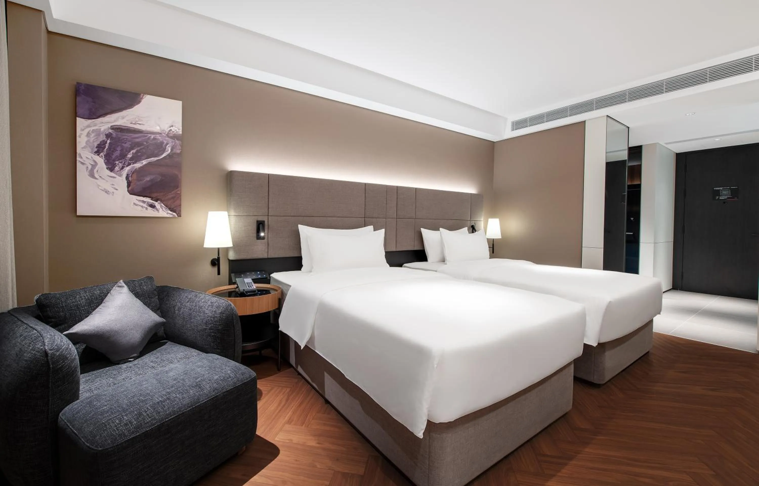 Photo of the whole room, Bed in Intercity Hotel Futian Bin He Zhongzhou Bay