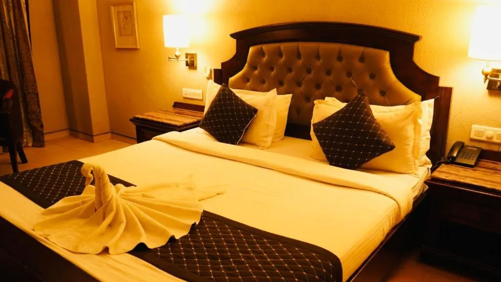 Bedroom, Bed in Neelam the Glitz