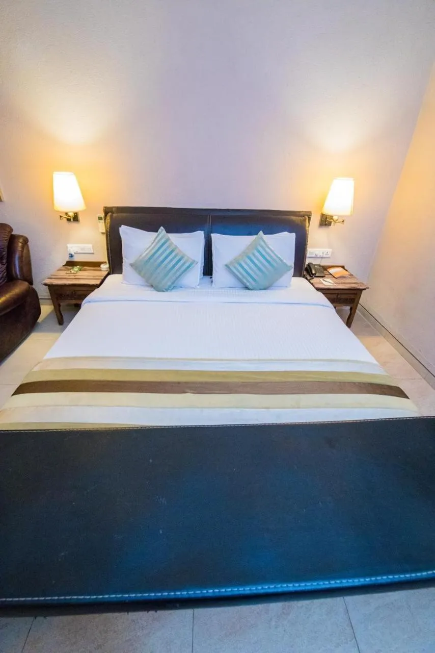 Bed in Neelam the Glitz