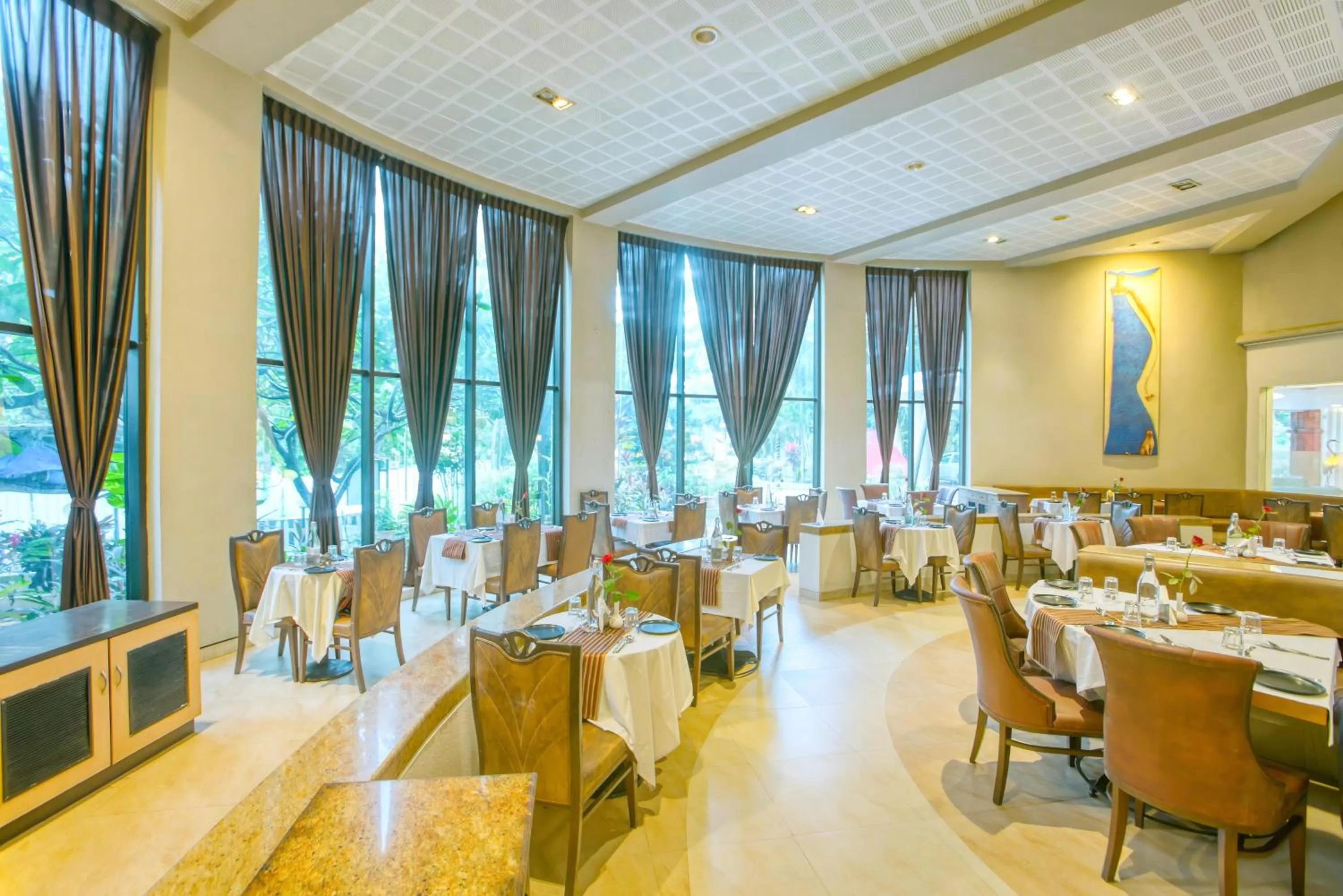 Restaurant/places to eat in Neelam the Glitz